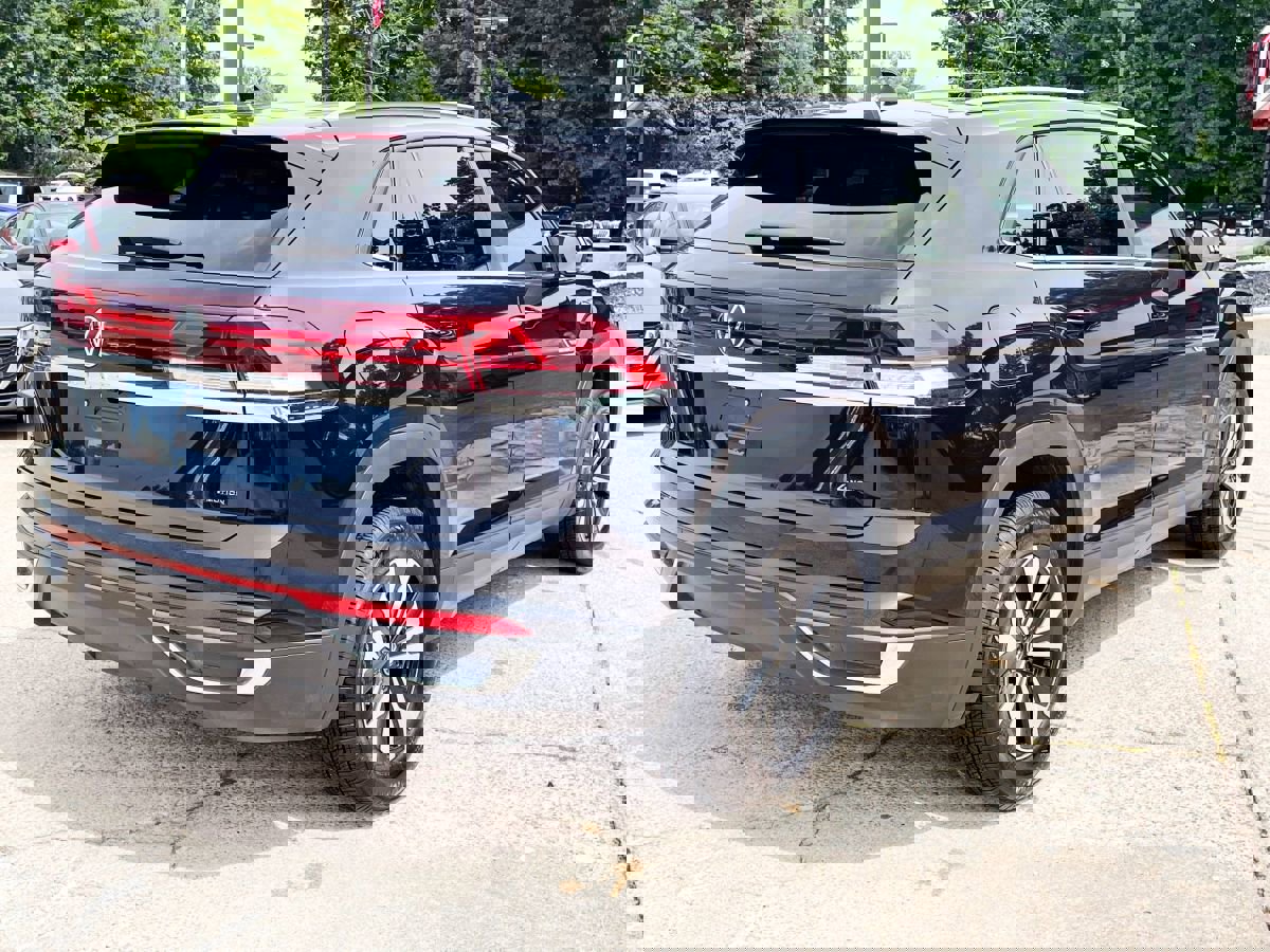 Used 2024 Volkswagen Atlas Cross Sport SE image 6