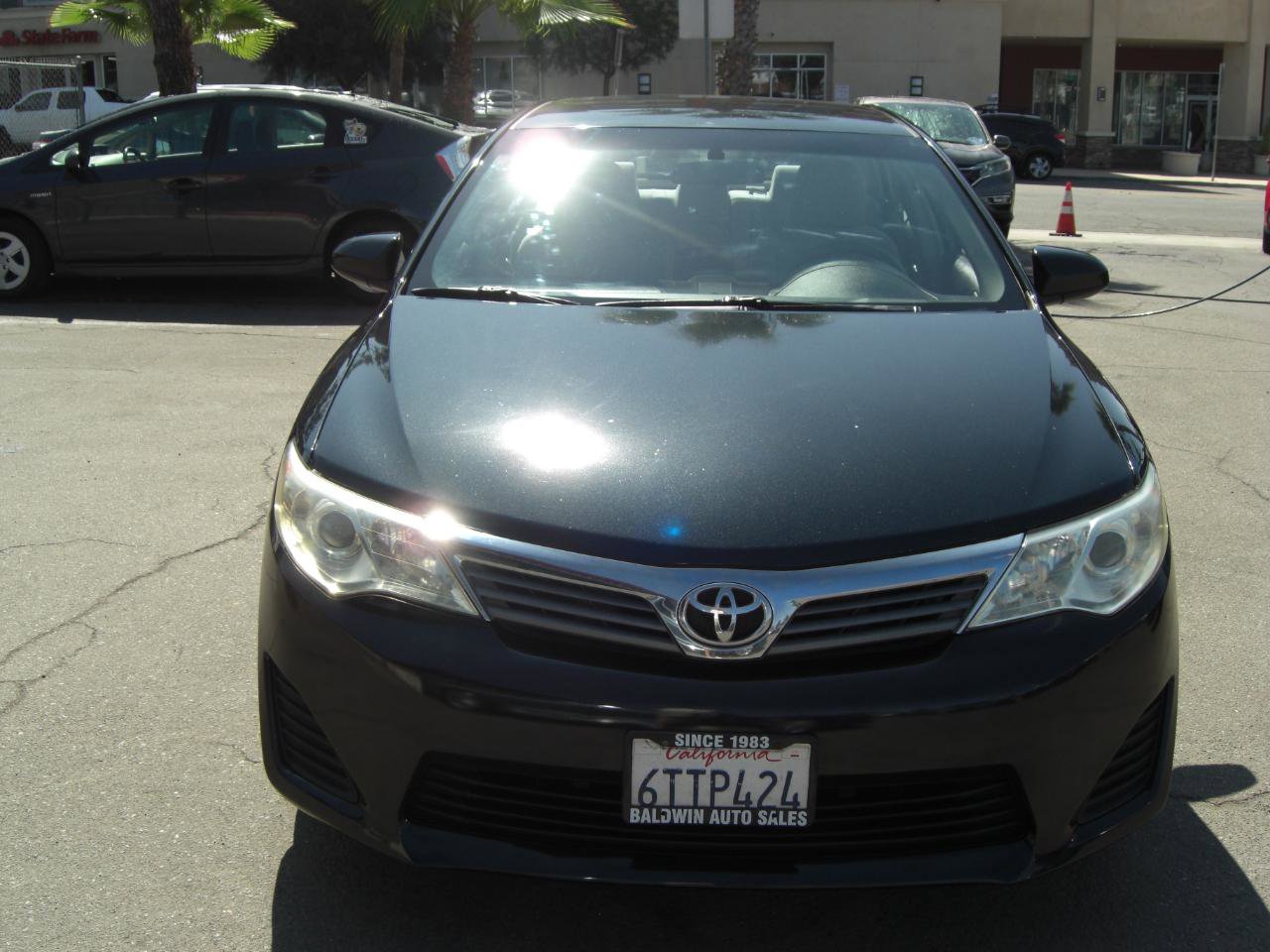 Used 2012 Toyota Camry L FWD image 2
