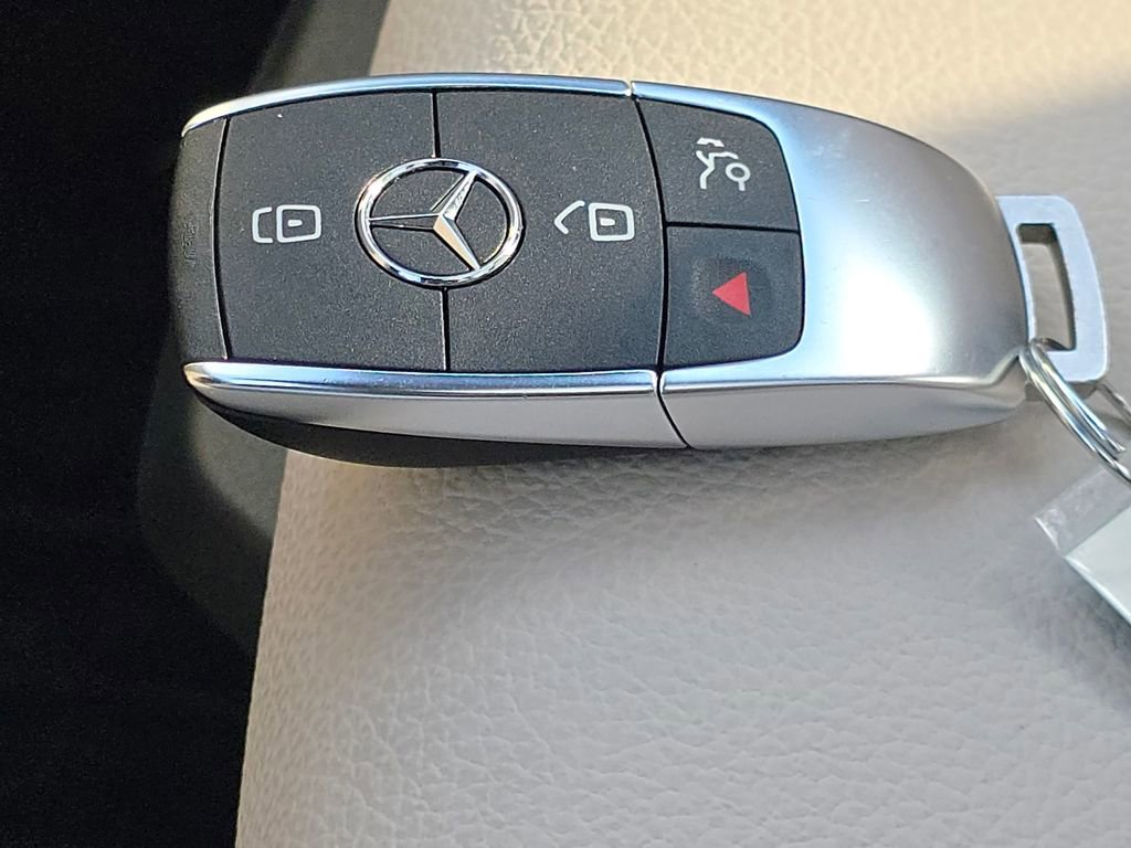 Used 2024 Mercedes-Benz GLB 250 GLB 250 image 36