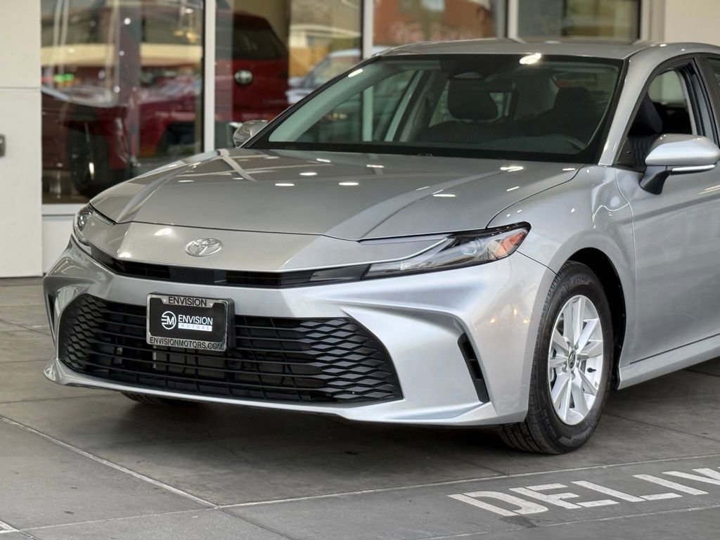 Certified 2025 Toyota Camry LE image 3
