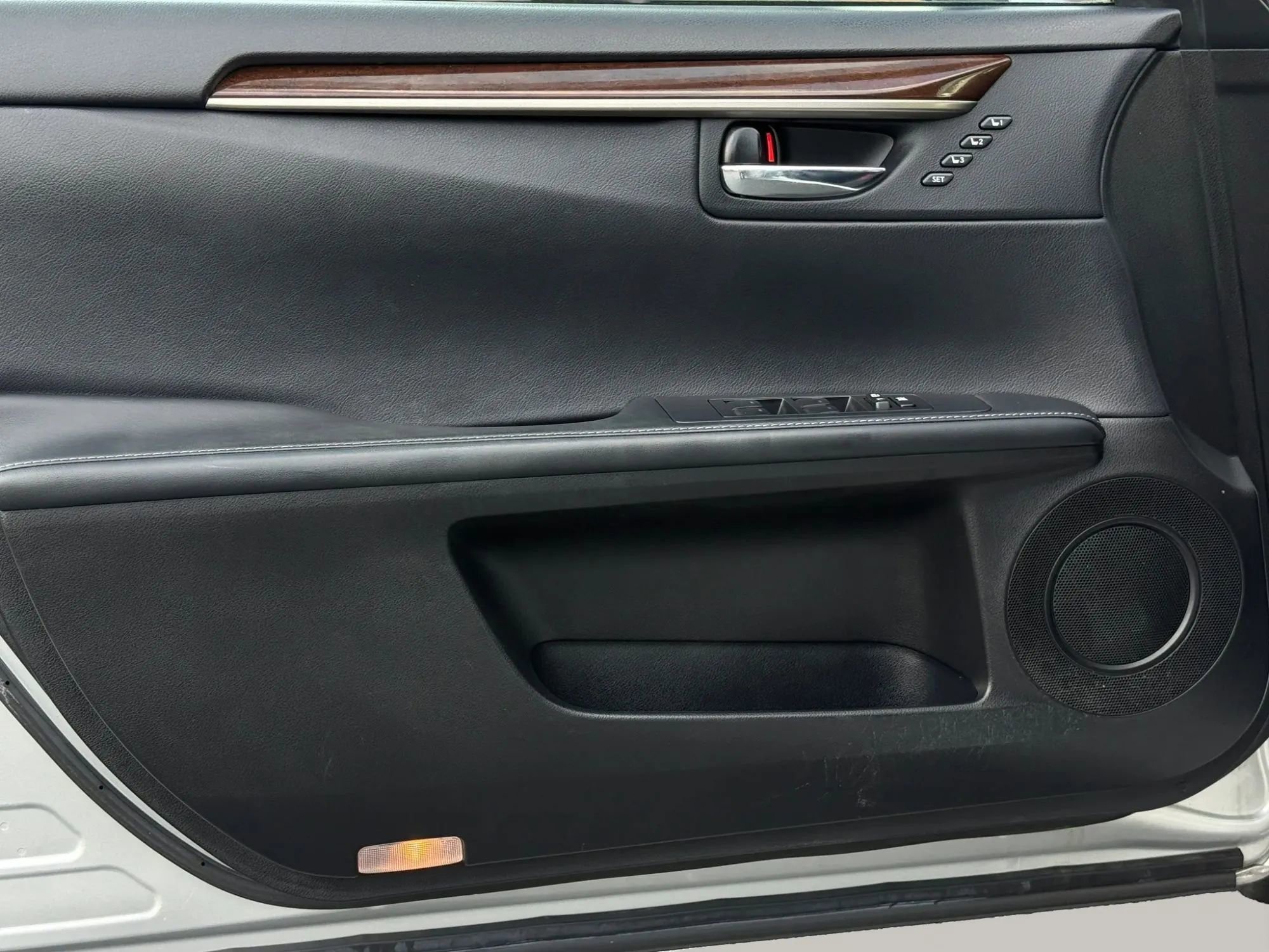 Used 2014 Lexus ES 350 w/ Luxury Package FWD image 46
