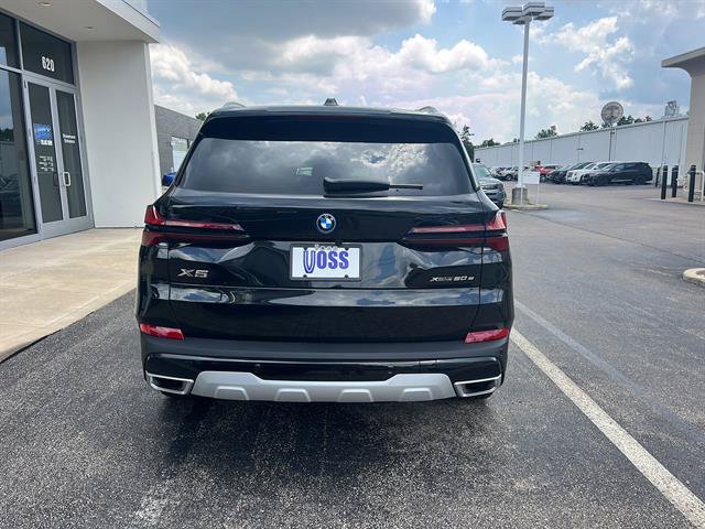 New 2026 BMW X5 xDrive50e w/ Climate Comfort Package AWD/4WD image 4