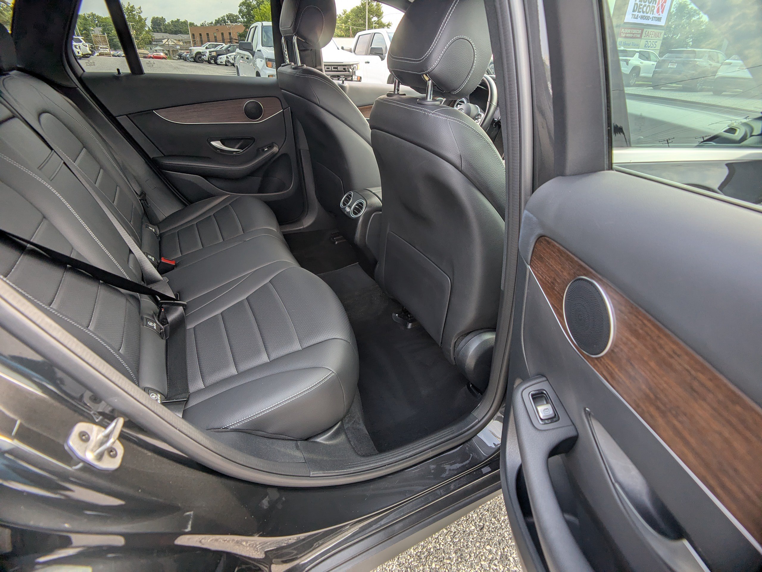 Used 2022 Mercedes-Benz GLC 300 4MATIC image 13
