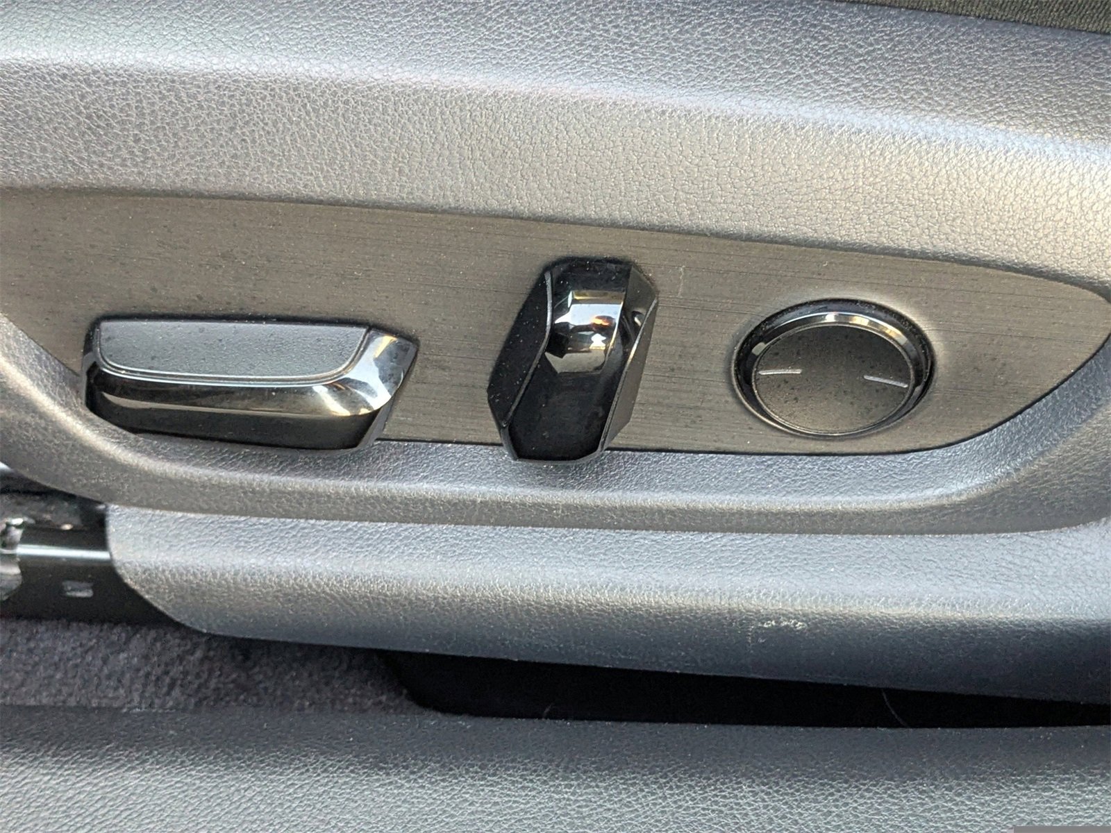 Used 2023 Lexus ES 350 w/ Premium Package image 19