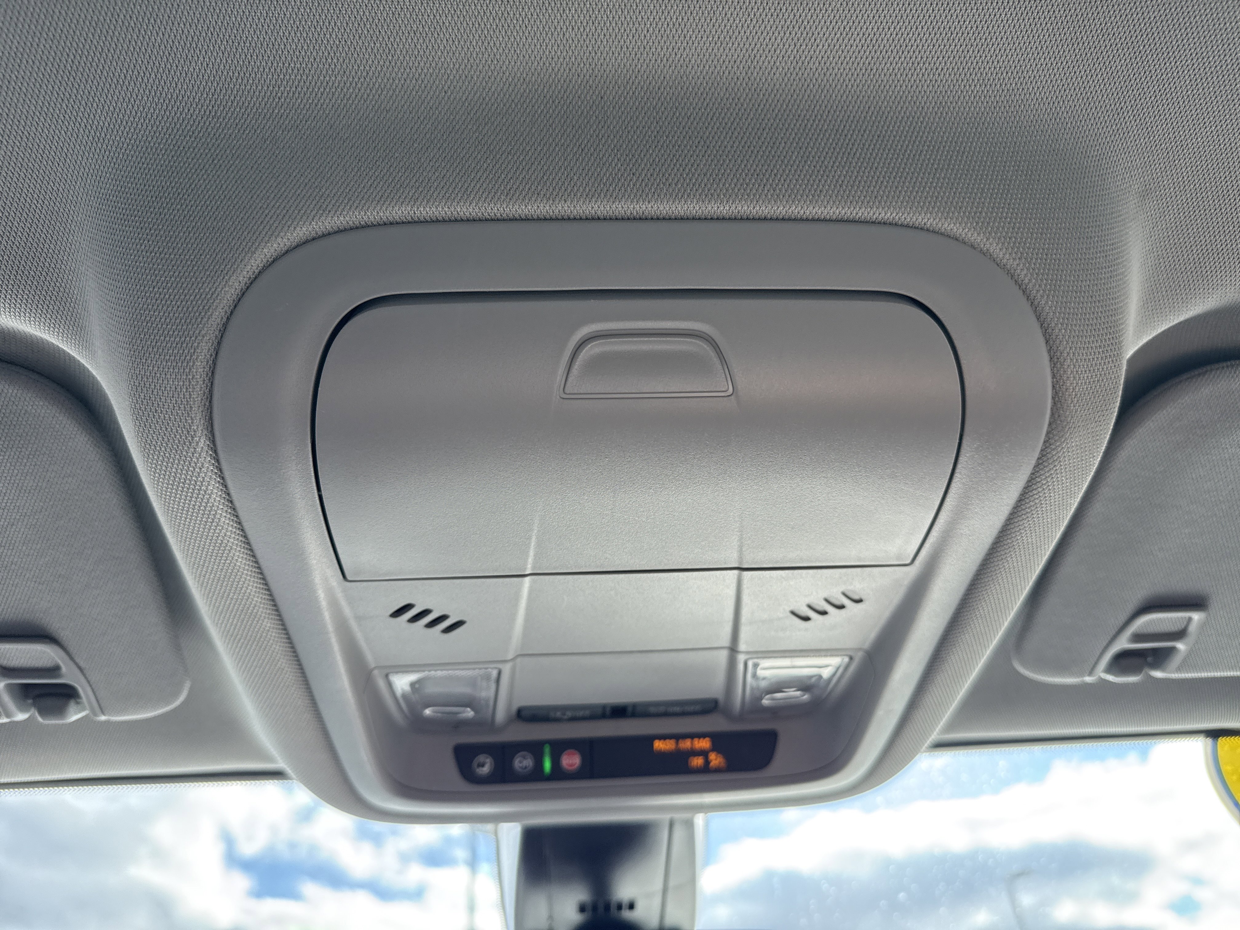 Used 2023 GMC Acadia SLE w/ Driver Convenience Package image 30