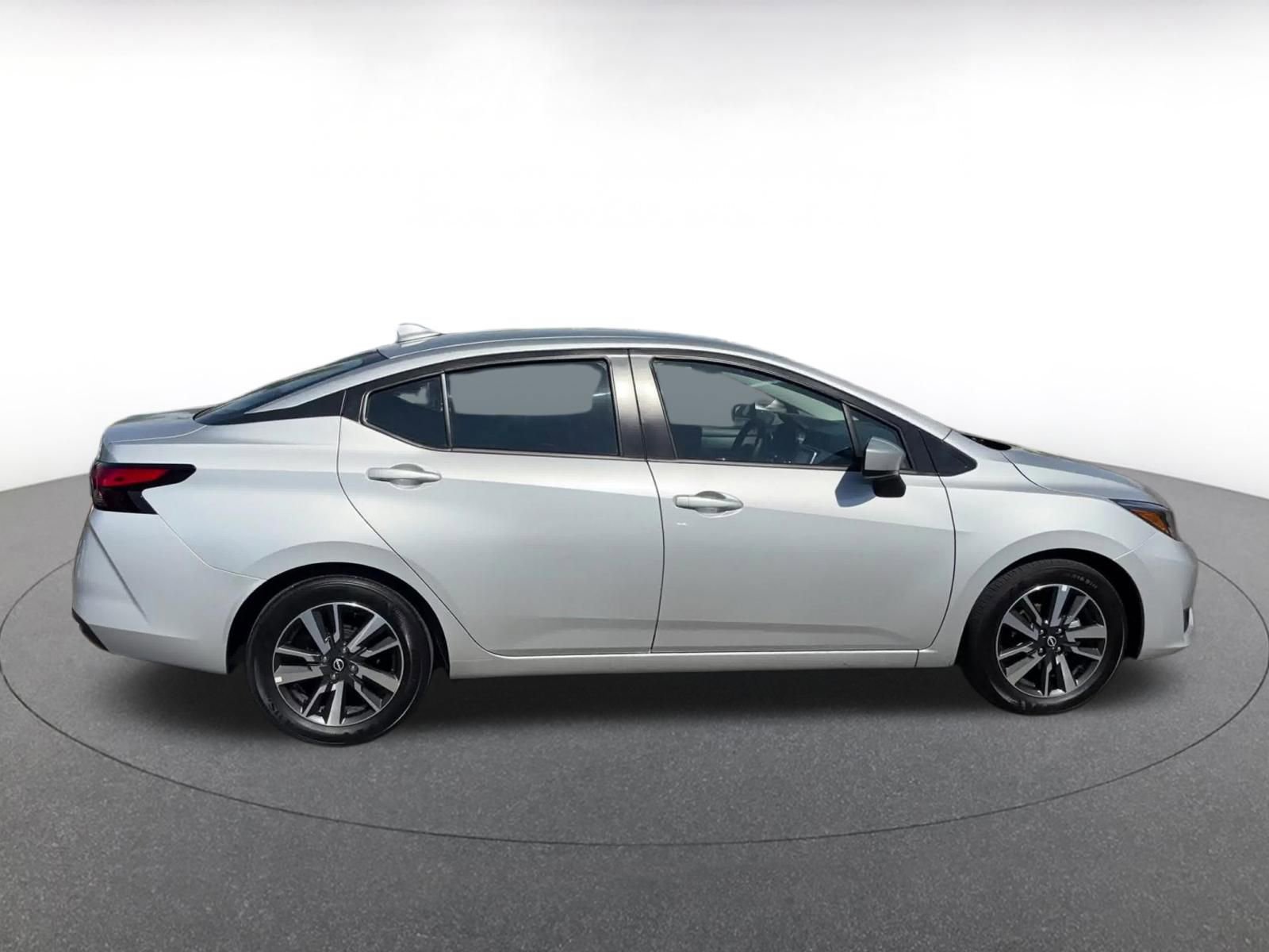 Used 2025 Nissan Versa SV image 16