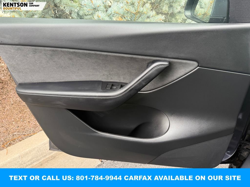 Used 2022 Tesla Model Y Performance image 16