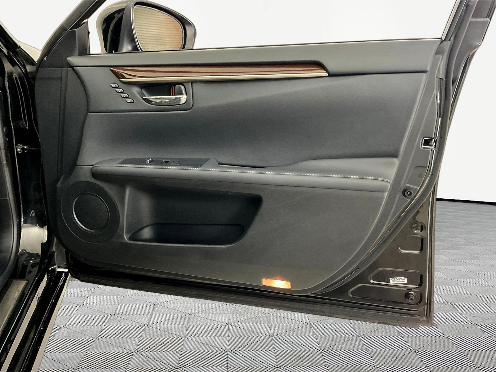 Used 2015 Lexus ES 350 FWD image 28