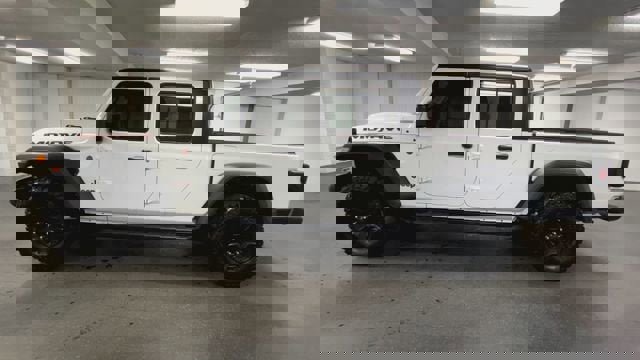 Used 2022 Jeep Gladiator Mojave w/ Cold Weather Group AWD/4WD image 5