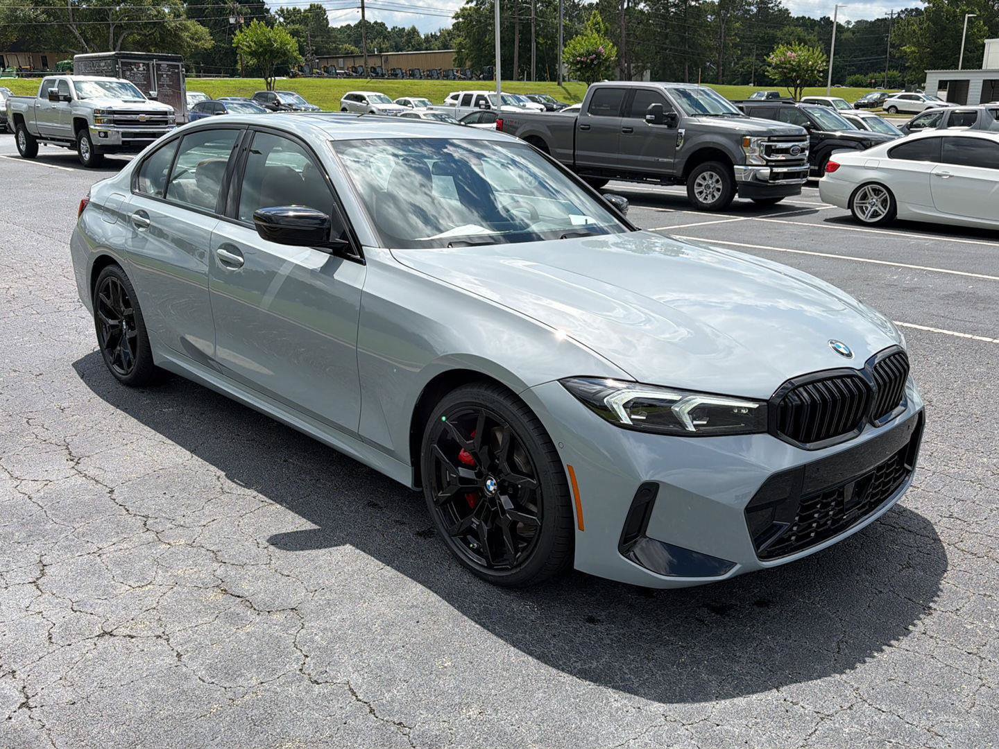 New 2026 BMW 330i xDrive Sedan w/ M Sport Package AWD/4WD image 8