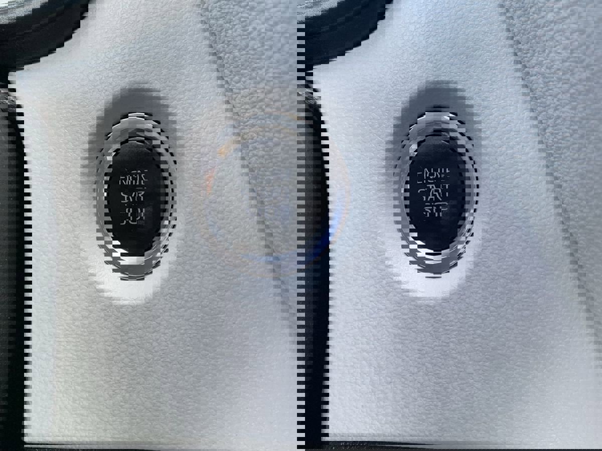 Used 2023 Toyota Corolla SE image 19