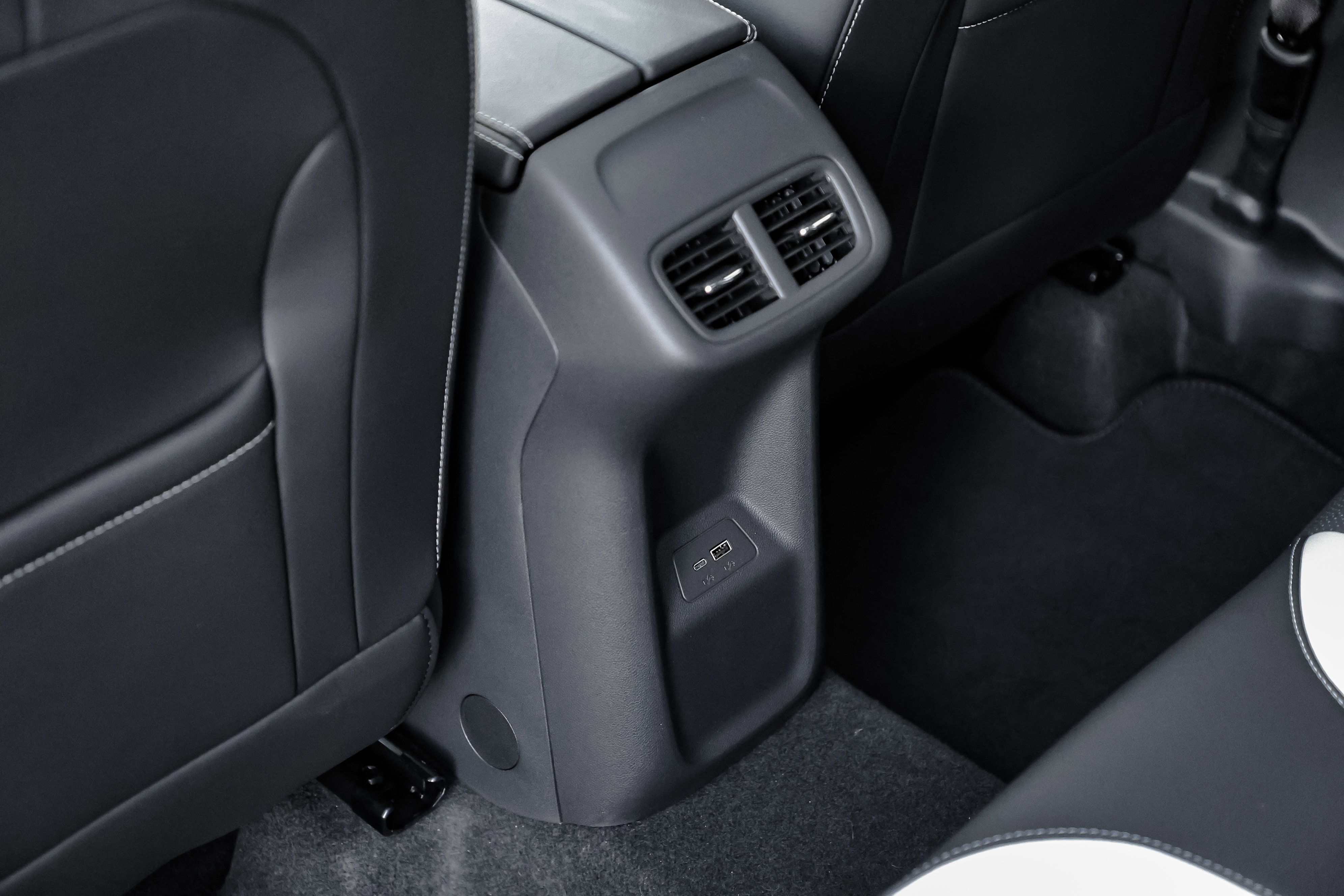 New 2025 Buick Envision Sport Touring image 16