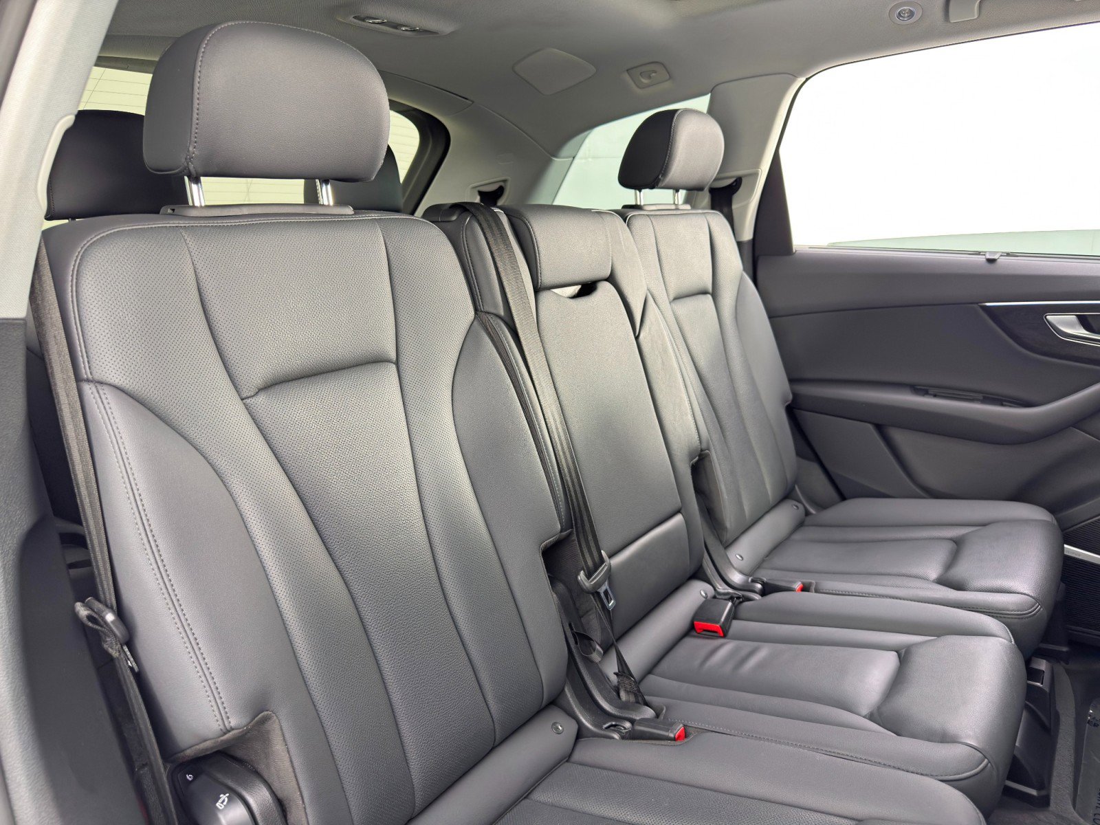 Used 2022 Audi Q7 Premium Plus image 37