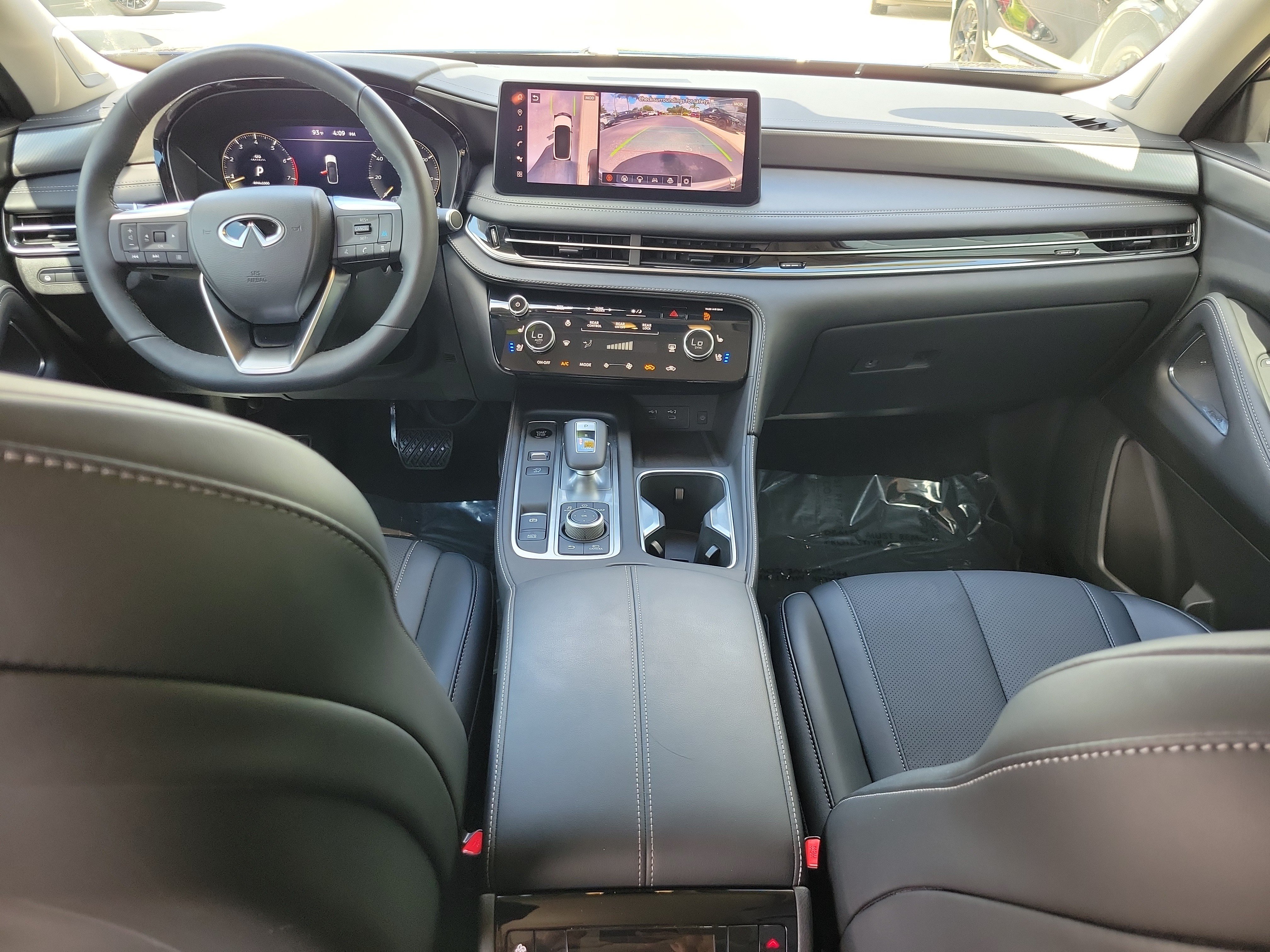 Certified 2026 INFINITI QX60 Luxe w/ Cargo Package FWD image 12