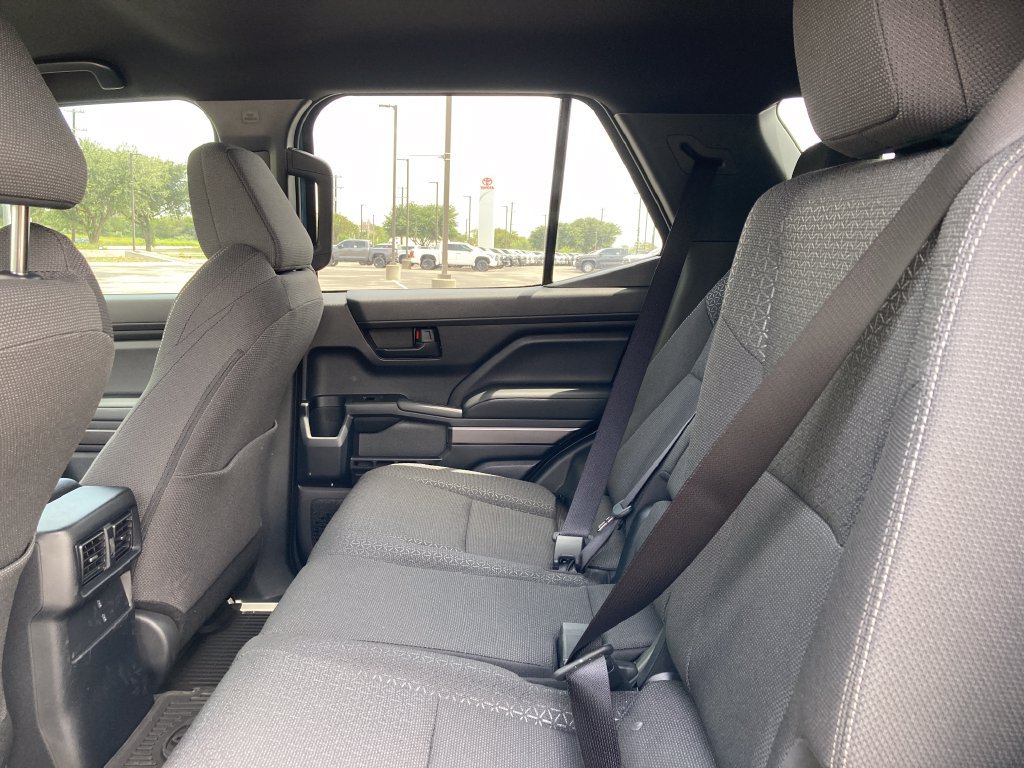 New 2026 Toyota 4Runner SR5 AWD/4WD image 11
