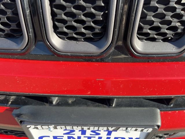 Used 2023 Jeep Compass Limited AWD/4WD image 2