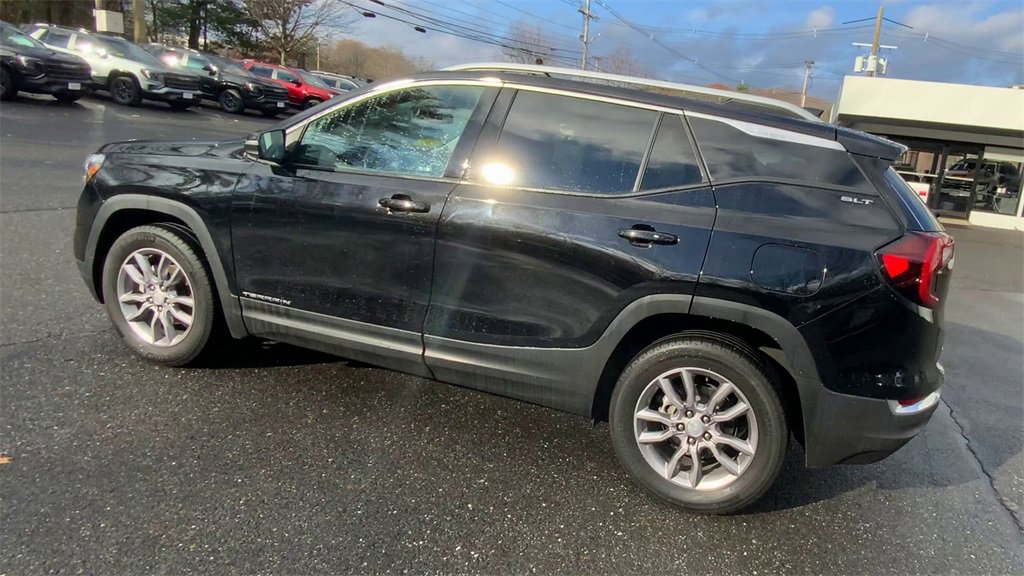 Used 2024 GMC Terrain SLT image 7