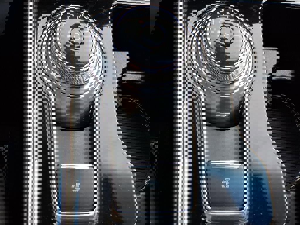 Used 2020 Ford Edge Titanium image 21