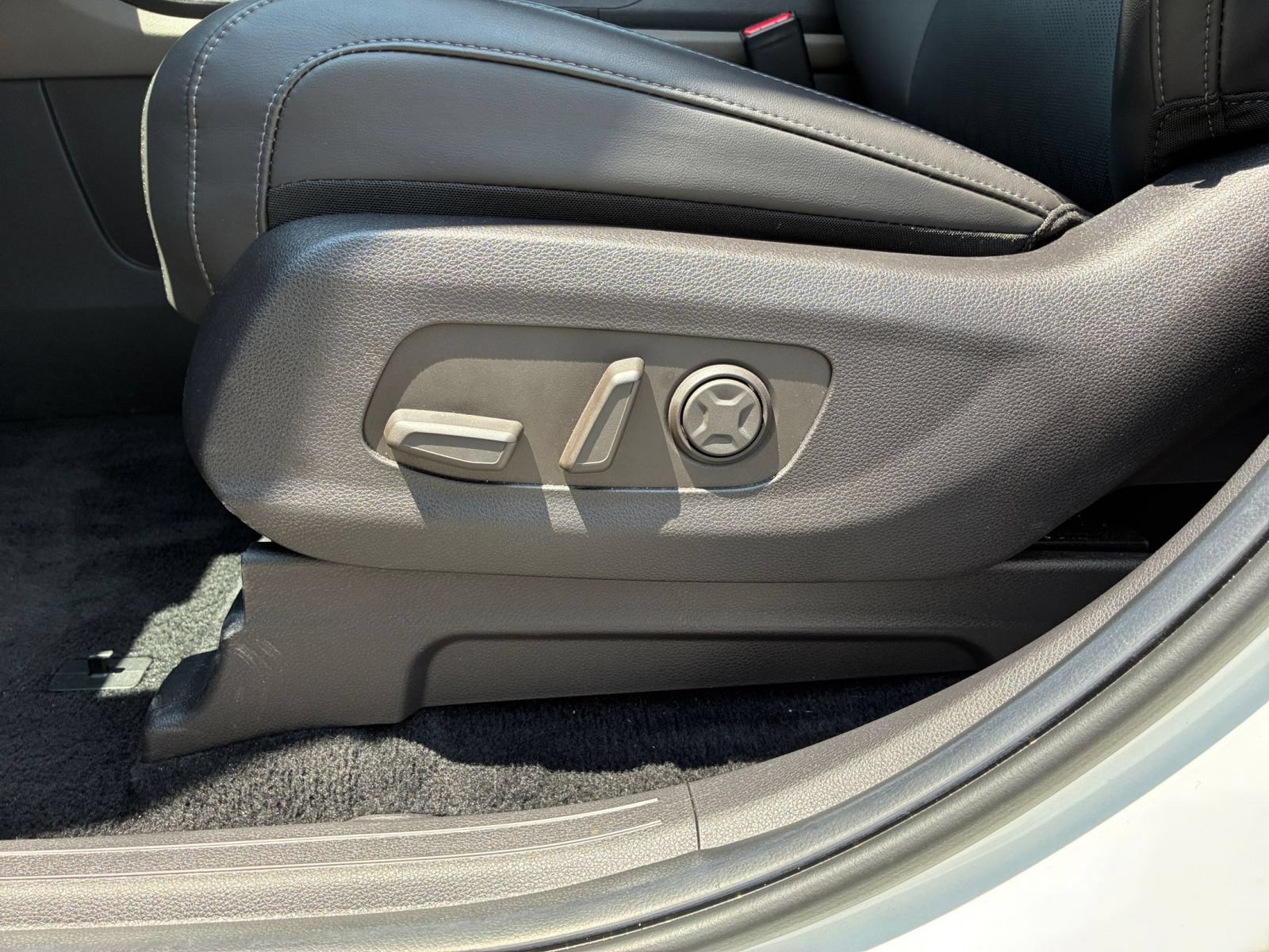 Used 2026 Kia Carnival FWD image 18
