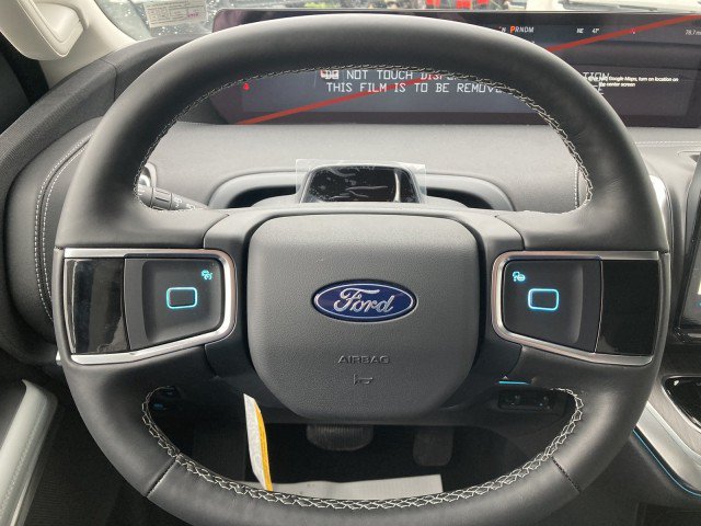 Used 2026 Ford Expedition Max Platinum w/ Platinum Ultimate Package AWD/4WD image 16