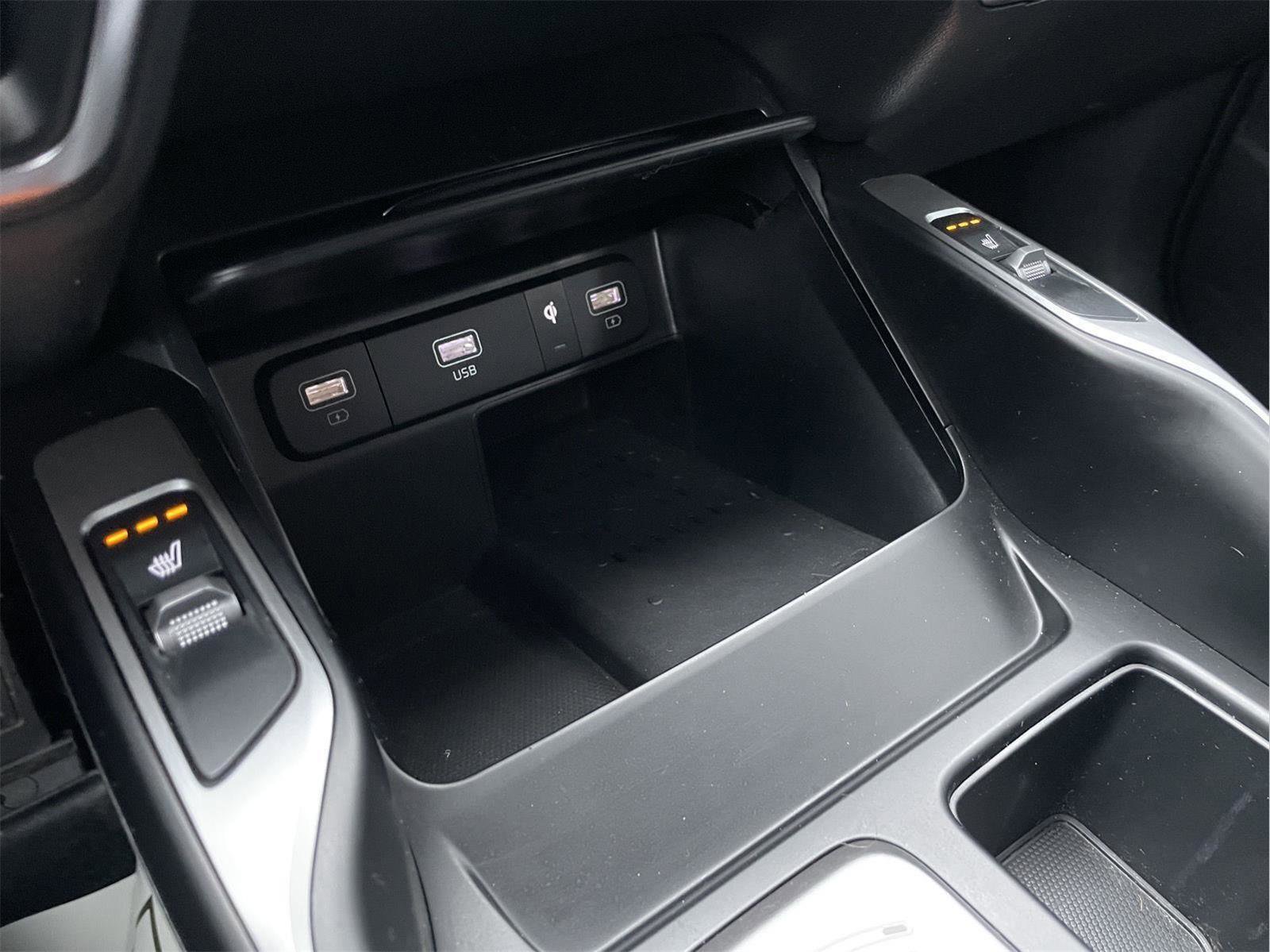 Used 2023 Kia Sorento EX image 28