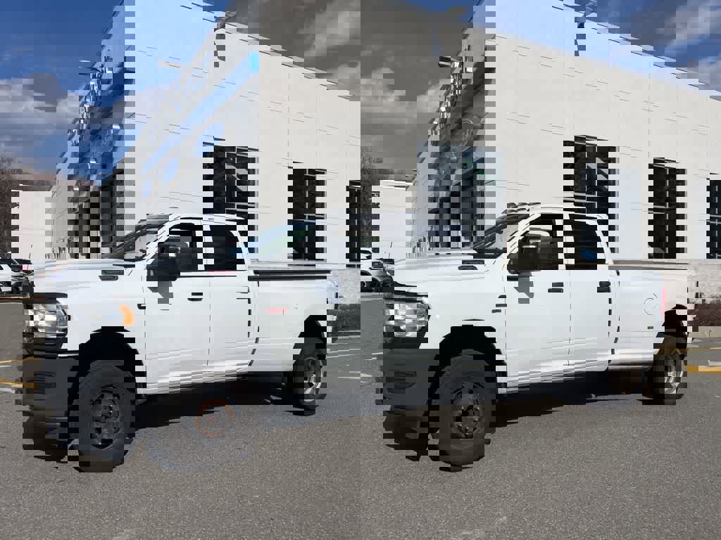 Used 2023 RAM 3500 Tradesman image 2