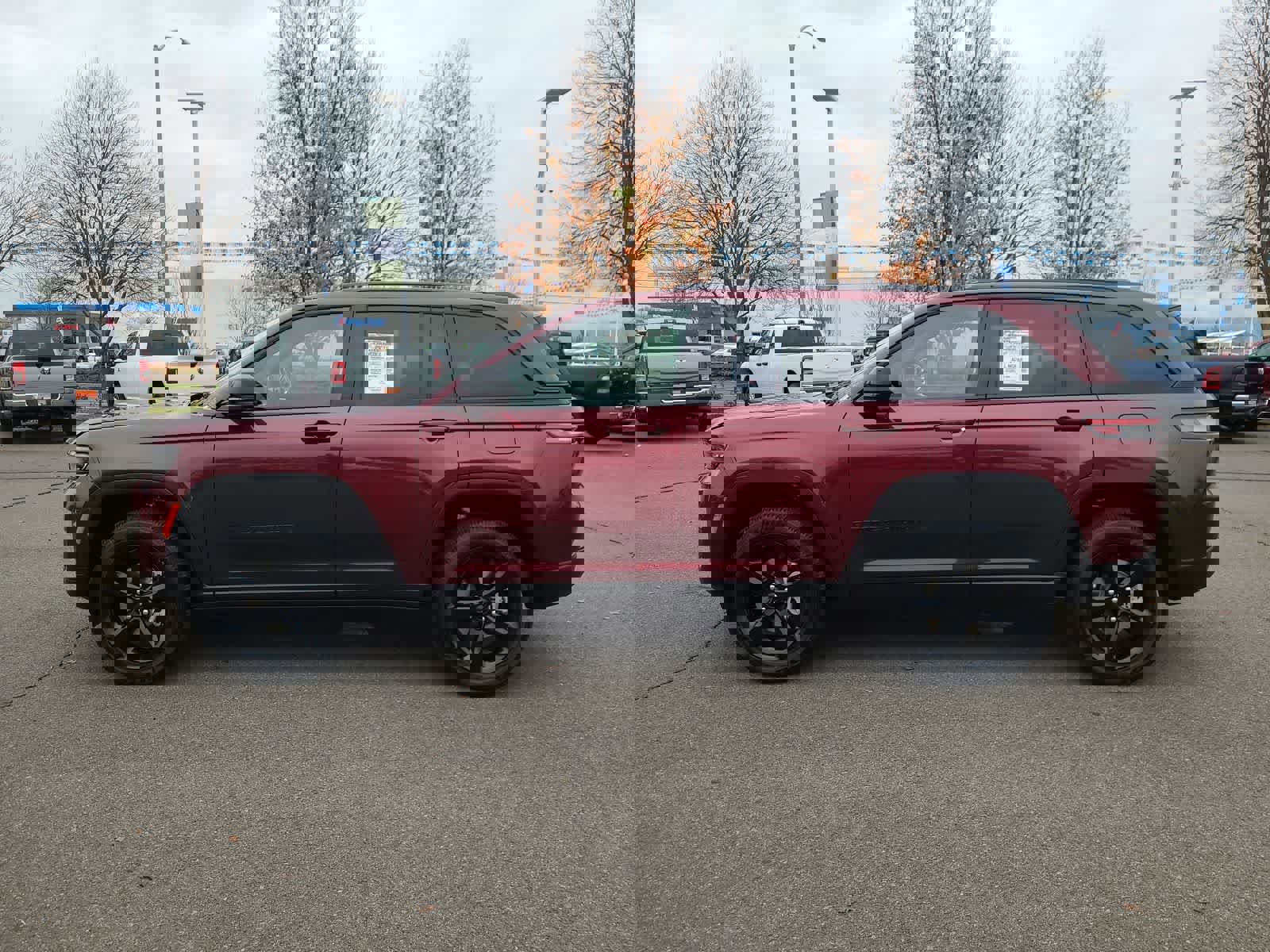 New 2025 Jeep Grand Cherokee Altitude image 11