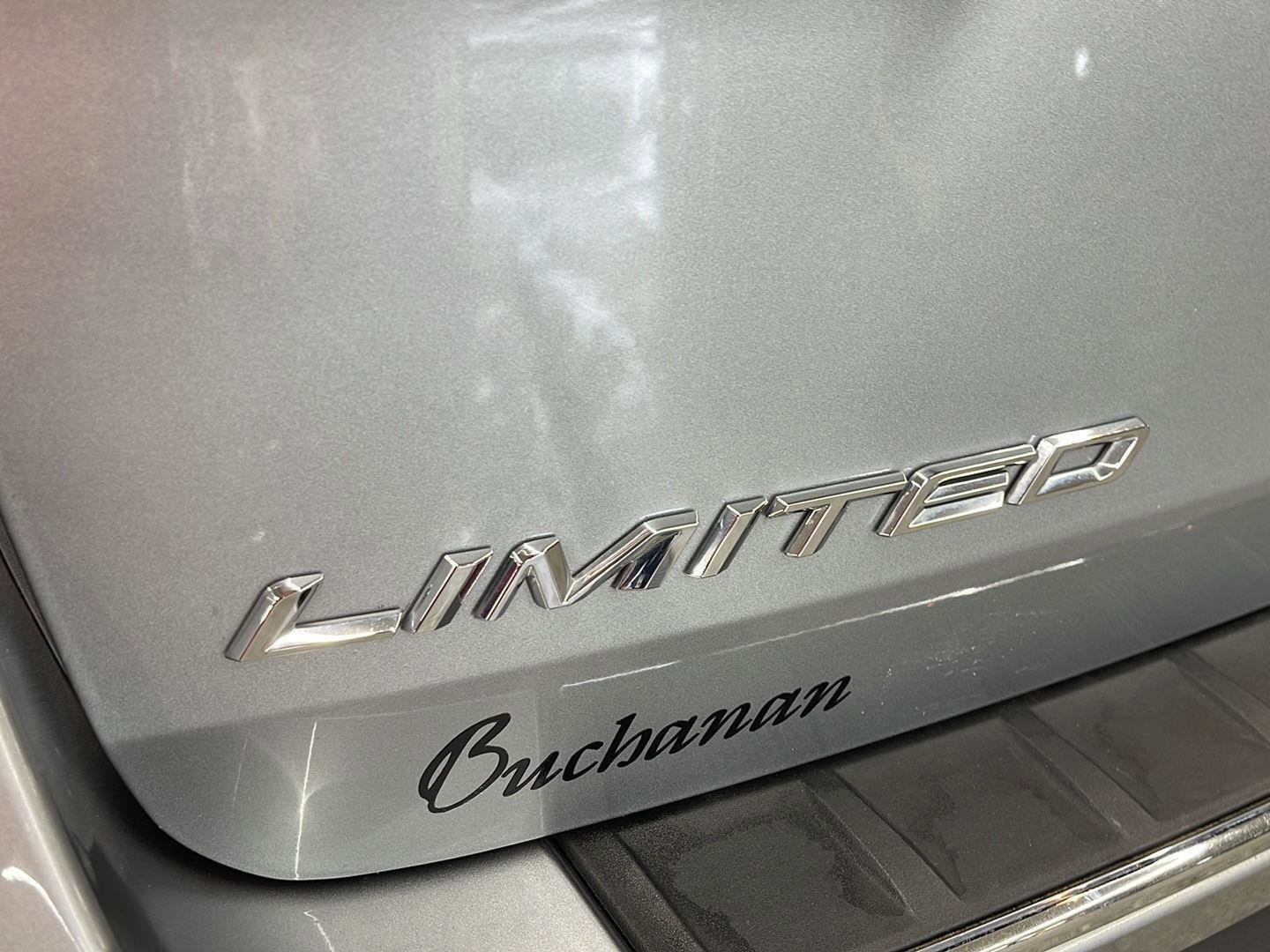 Used 2023 Ford Explorer Limited image 6