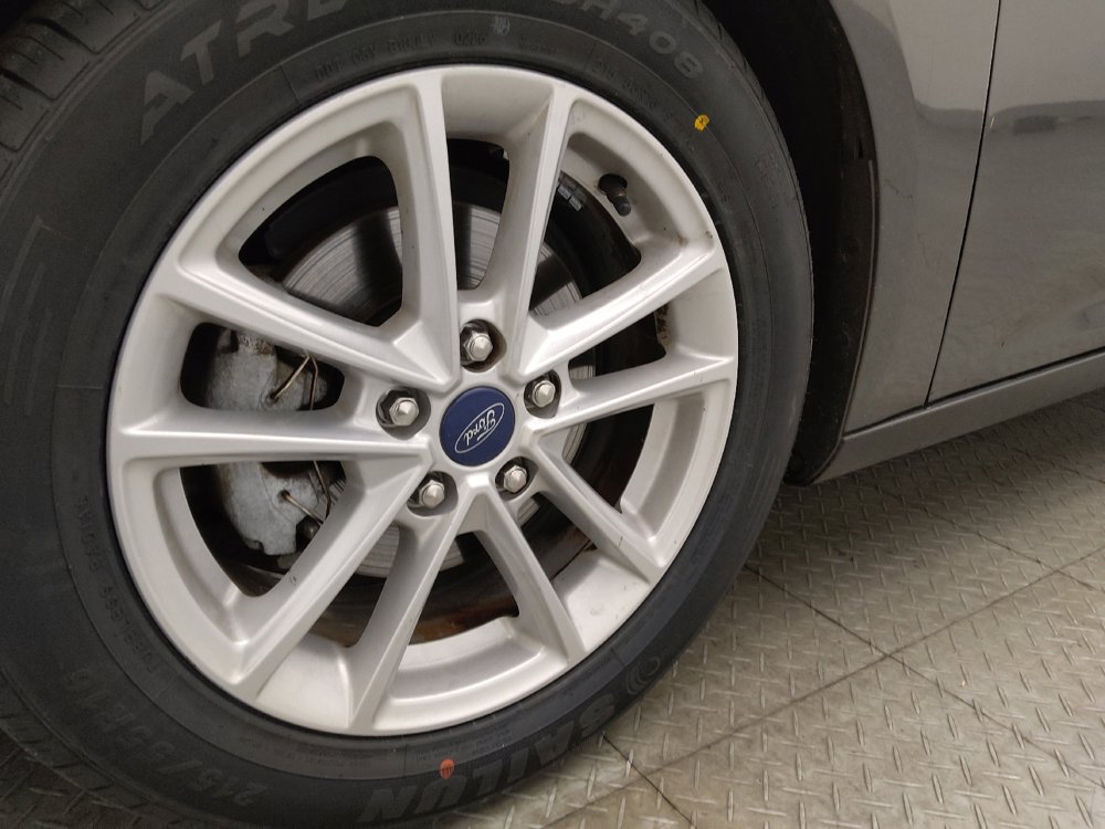 Used 2018 Ford Focus SE FWD image 31