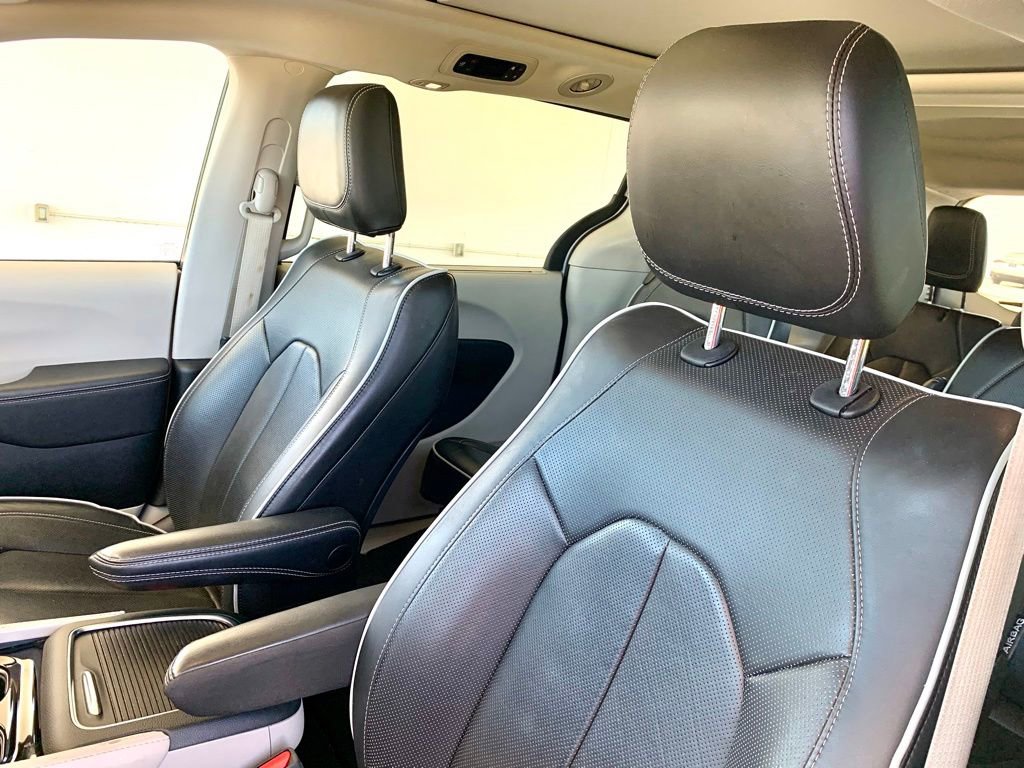 Used 2024 Chrysler Pacifica Limited FWD image 13