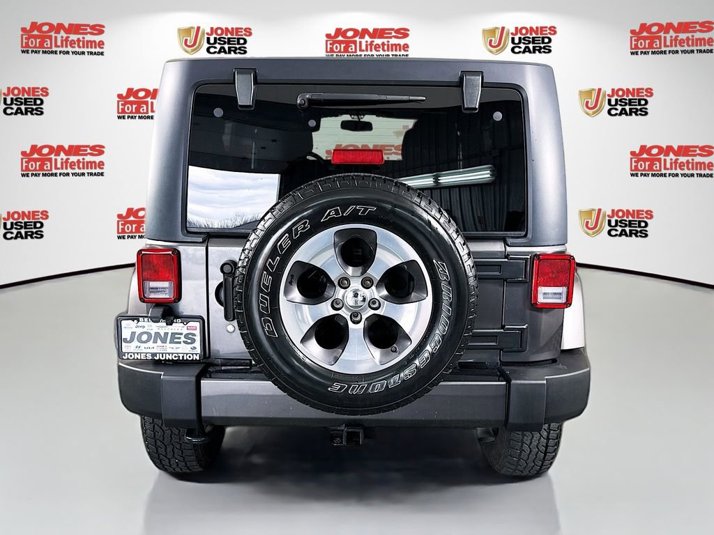 Used 2016 Jeep Wrangler Unlimited Sahara w/ Max Tow Package AWD/4WD image 12