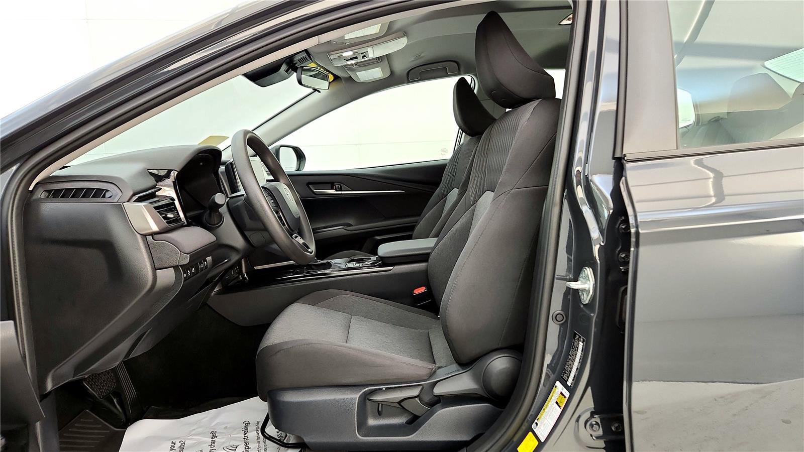 Used 2025 Toyota Camry LE image 25