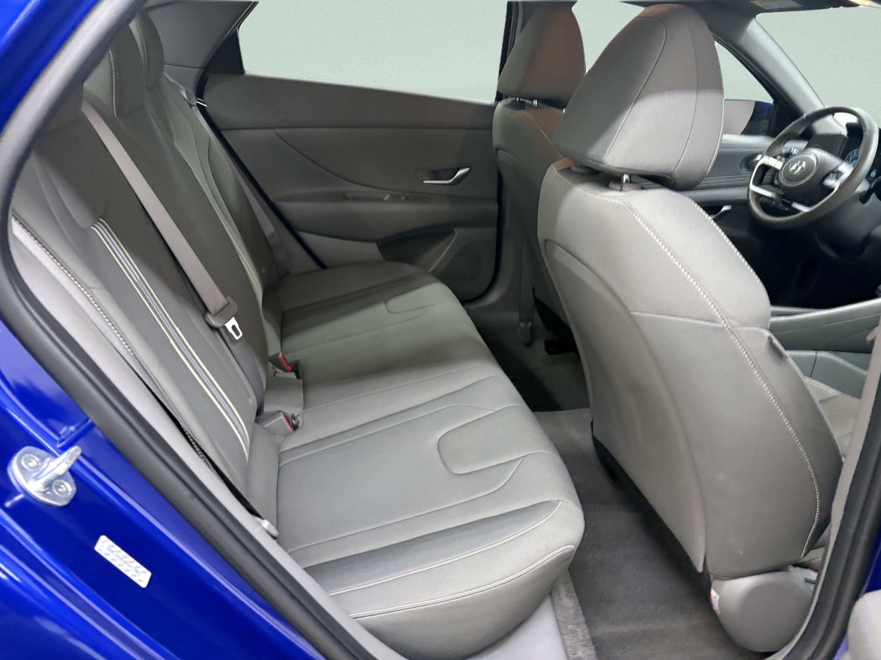 Used 2023 Hyundai Elantra SEL w/ Convenience Package FWD image 22