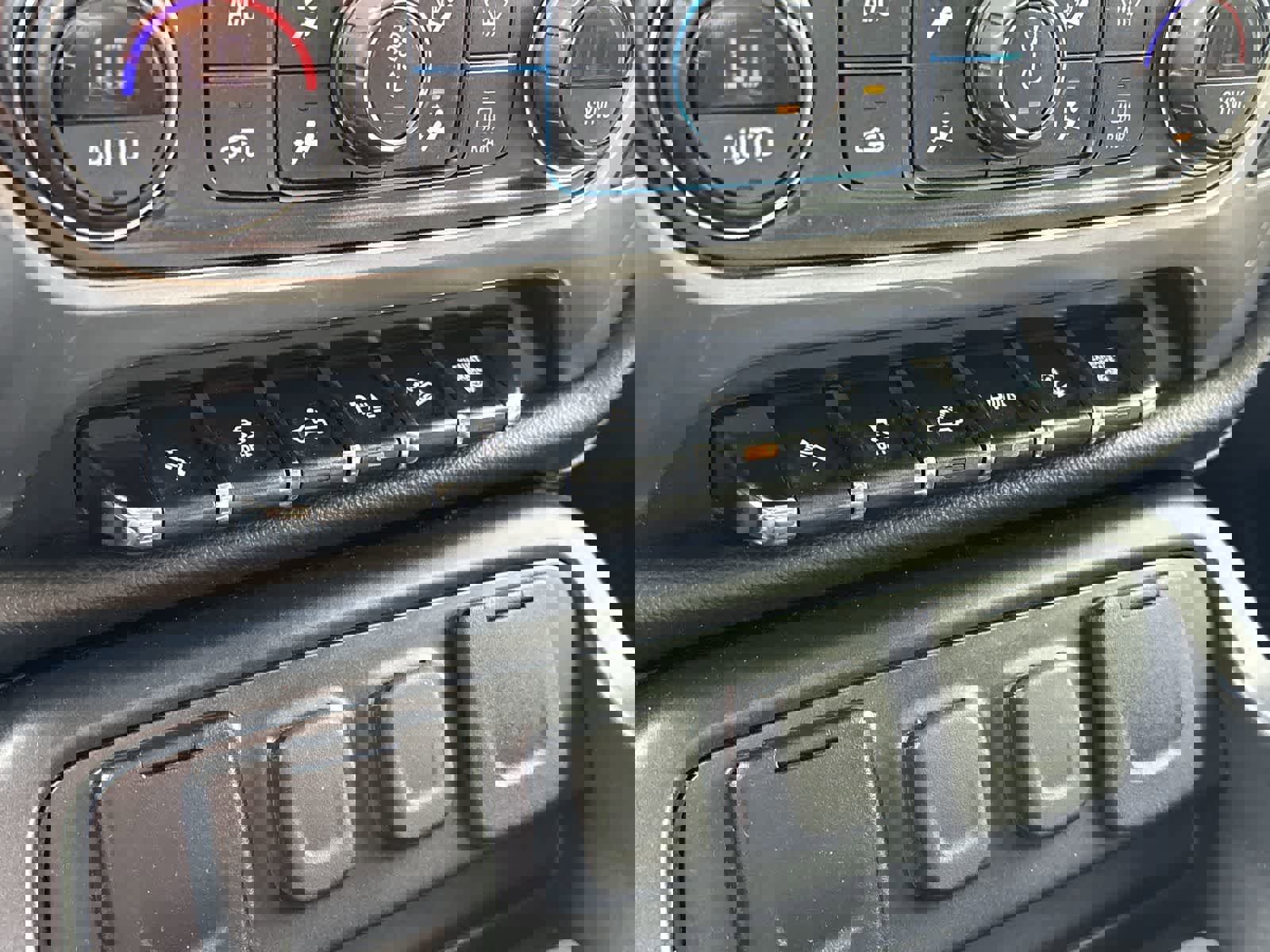 Used 2019 Chevrolet Silverado 2500 LTZ w/ Duramax Plus Package image 16