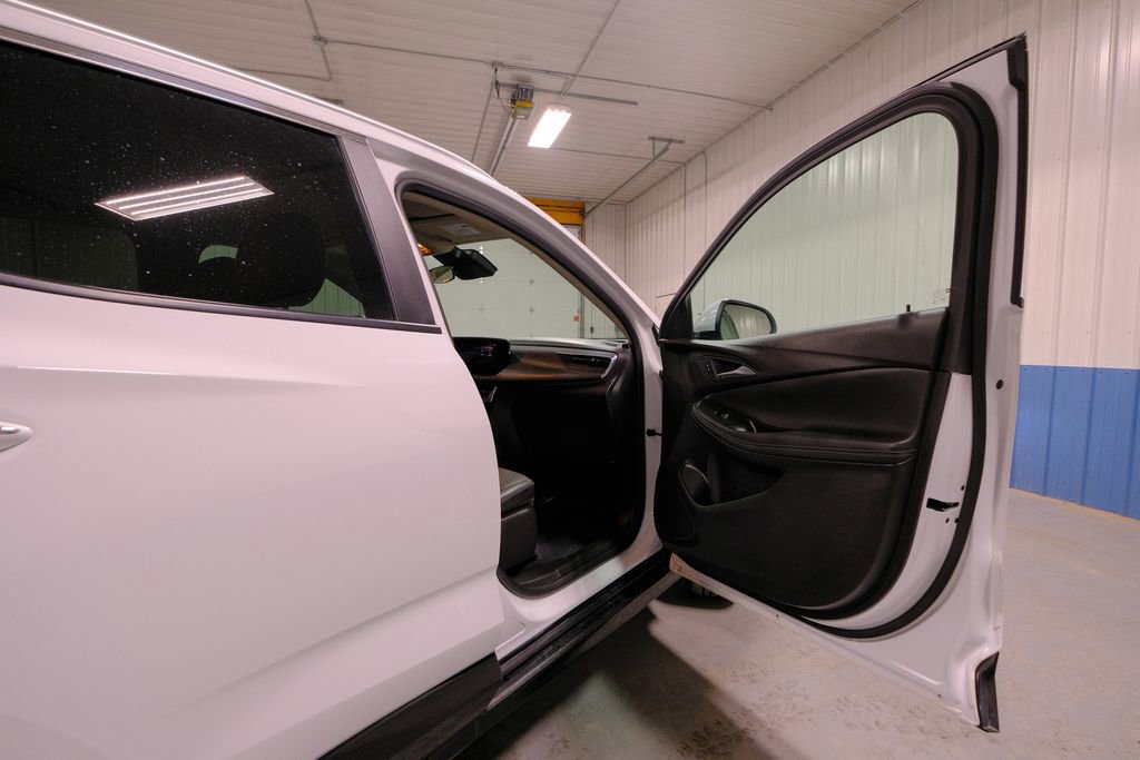 Used 2024 Buick Encore GX Sport Touring image 15