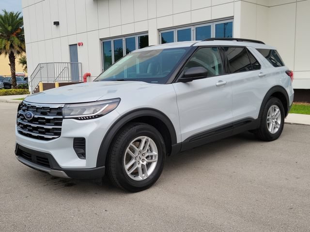 Used 2026 Ford Explorer Active RWD image 3