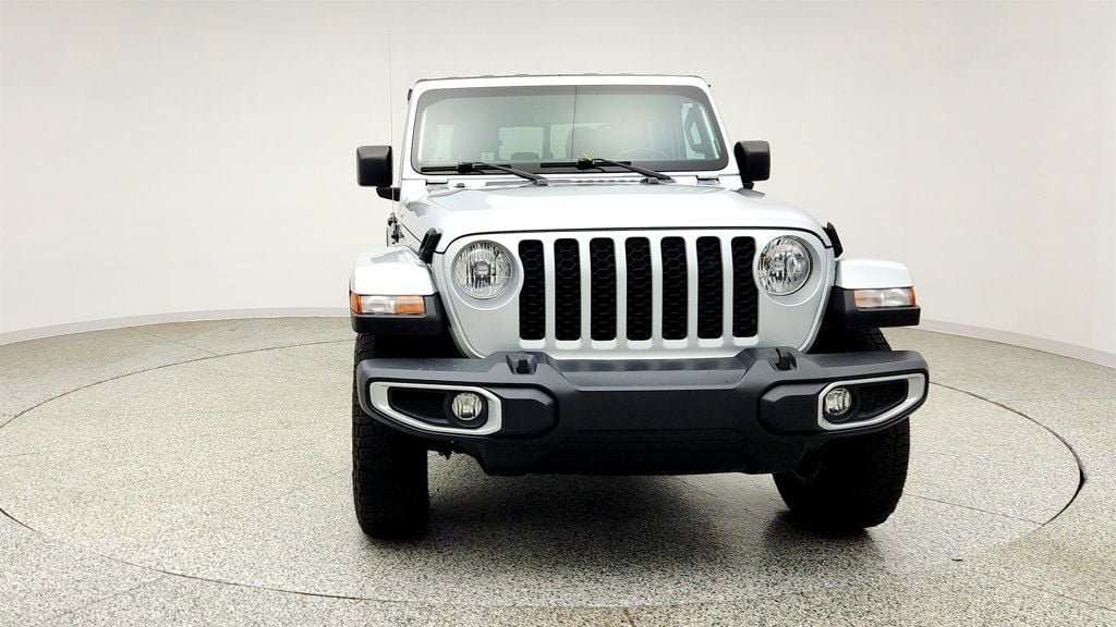 Used 2023 Jeep Gladiator Sport AWD/4WD image 2