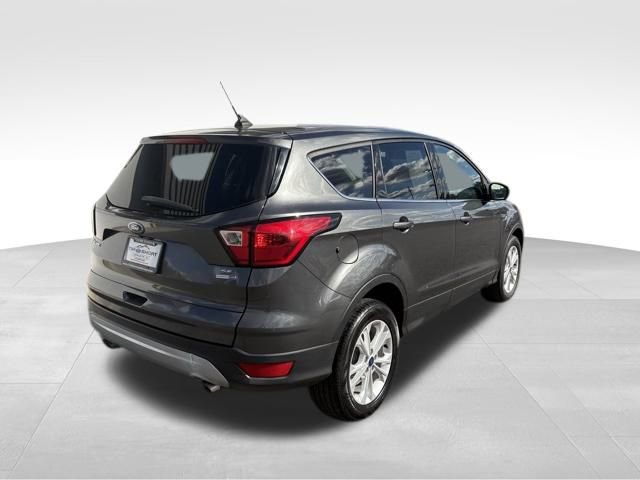 Used 2019 Ford Escape SE image 5