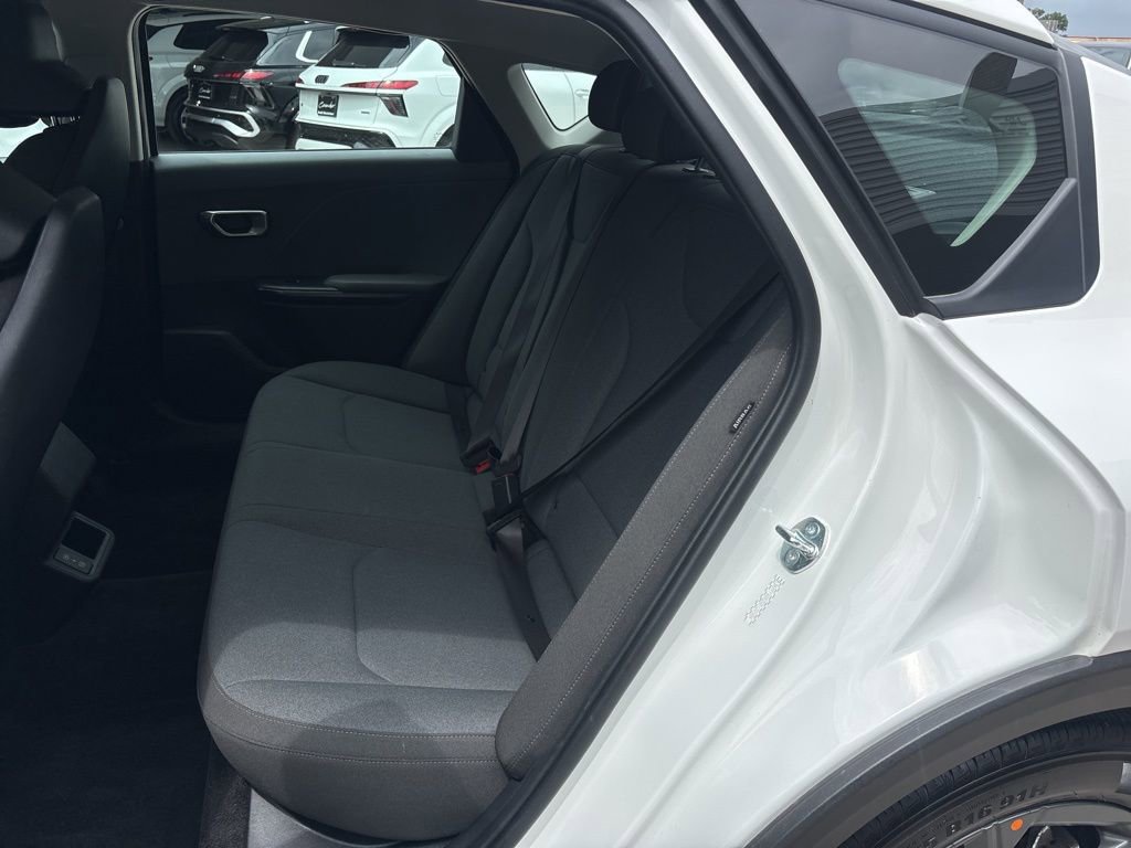 Used 2025 Kia K4 LXS image 14
