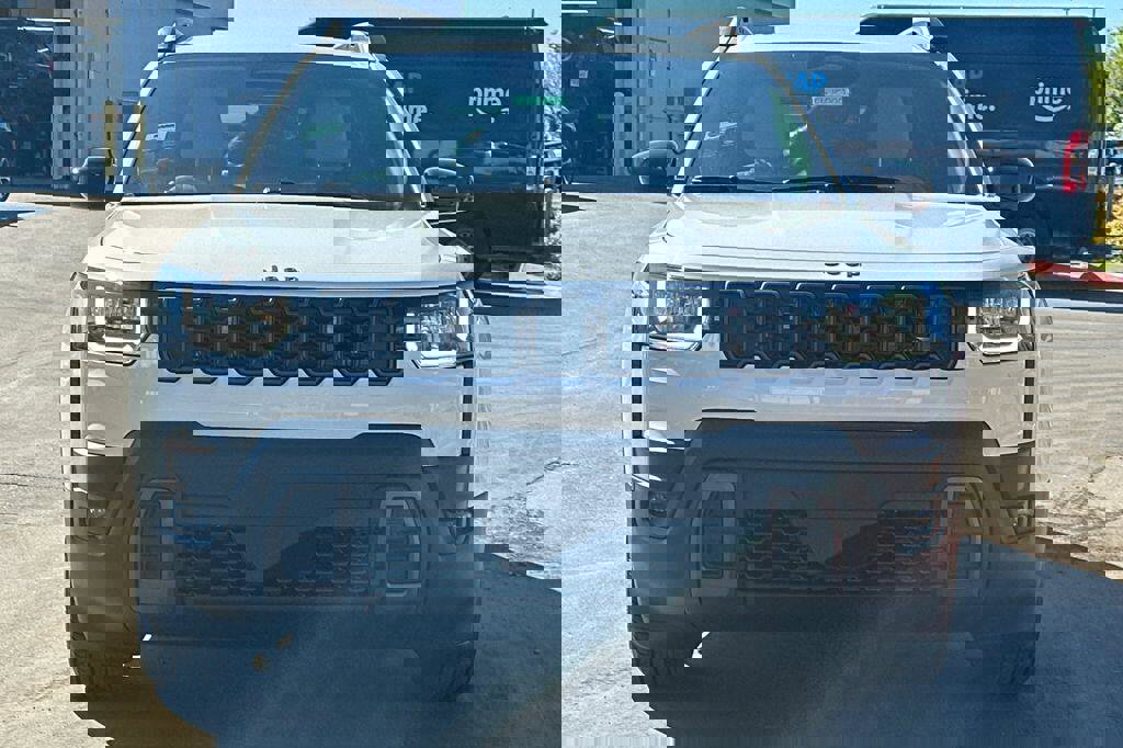 New 2026 Jeep Cherokee Laredo image 9