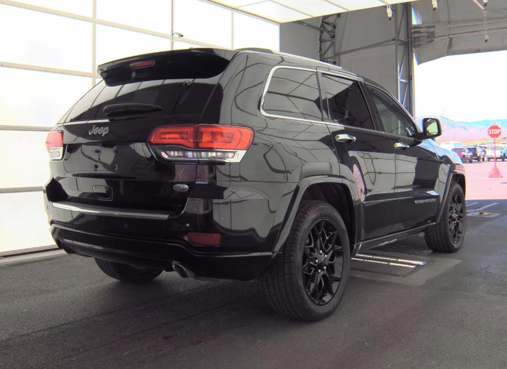 Used 2019 Jeep Grand Cherokee Overland image 3