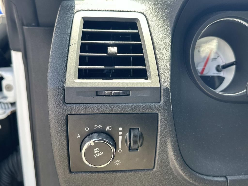 Used 2013 Dodge Challenger R/T RWD image 28