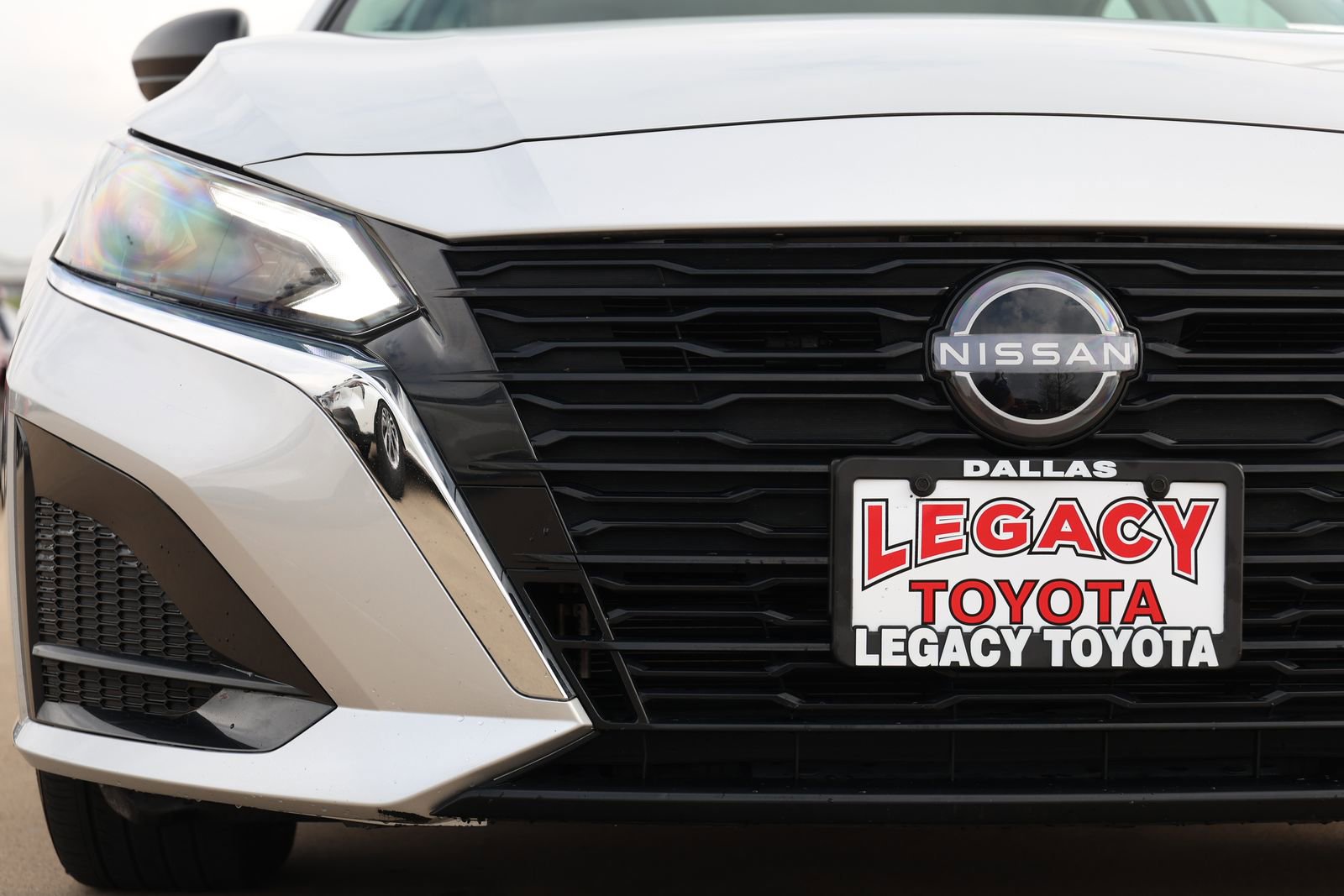 Used 2025 Nissan Altima 2.5 SV image 9