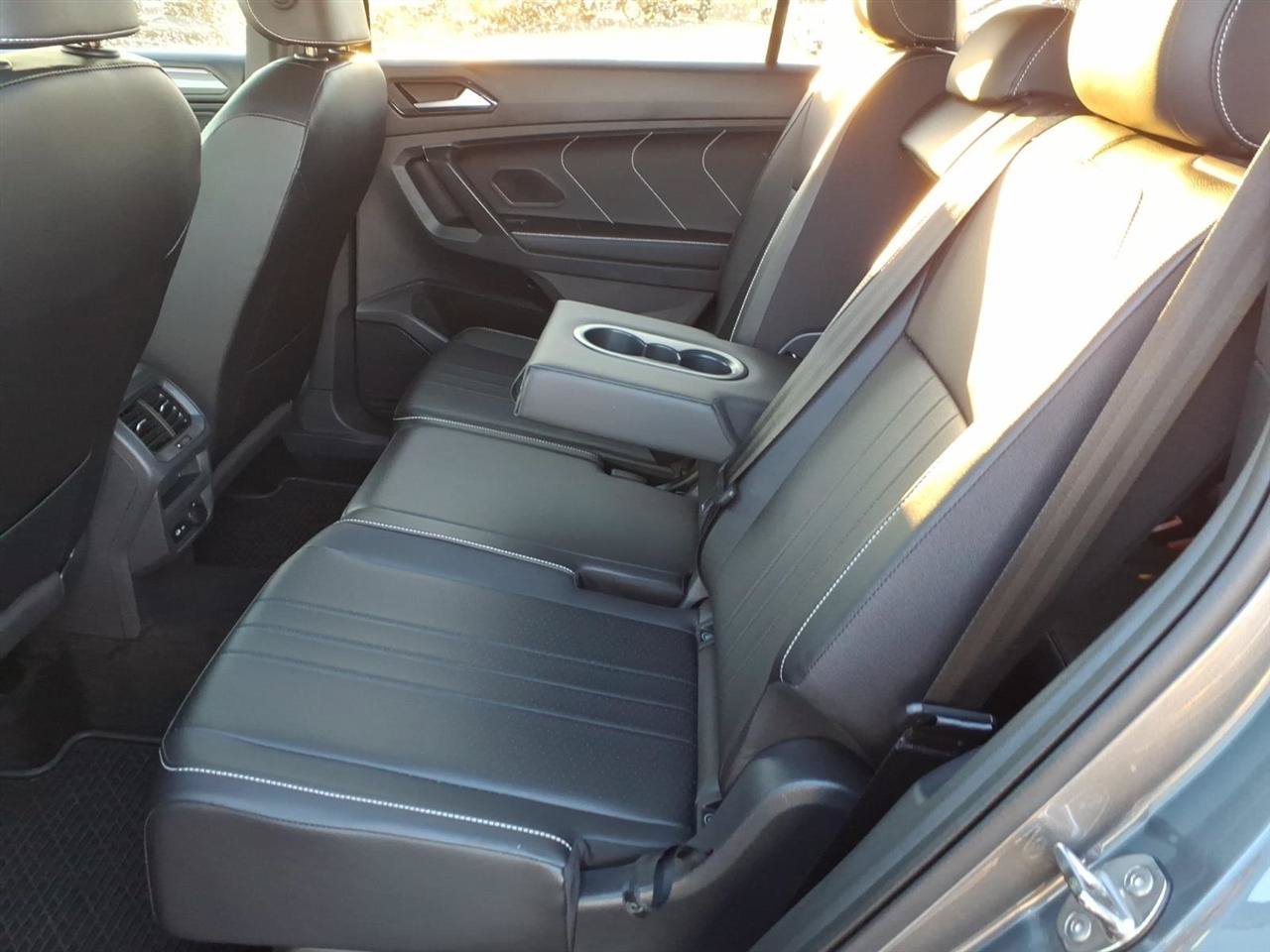 Used 2024 Volkswagen Tiguan SE R-Line FWD image 8