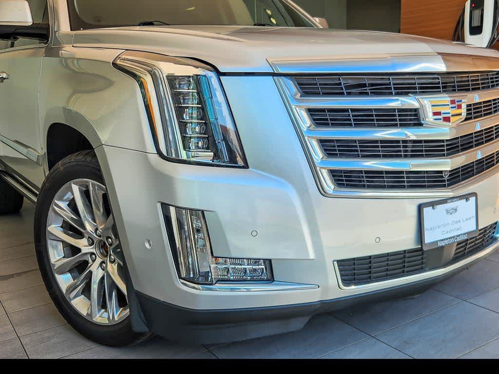 Used 2018 Cadillac Escalade Premium Luxury AWD/4WD image 2