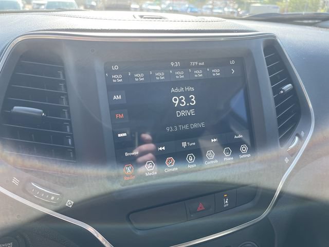 Used 2022 Jeep Cherokee Latitude Lux w/ Sun & Sound Group AWD/4WD image 19