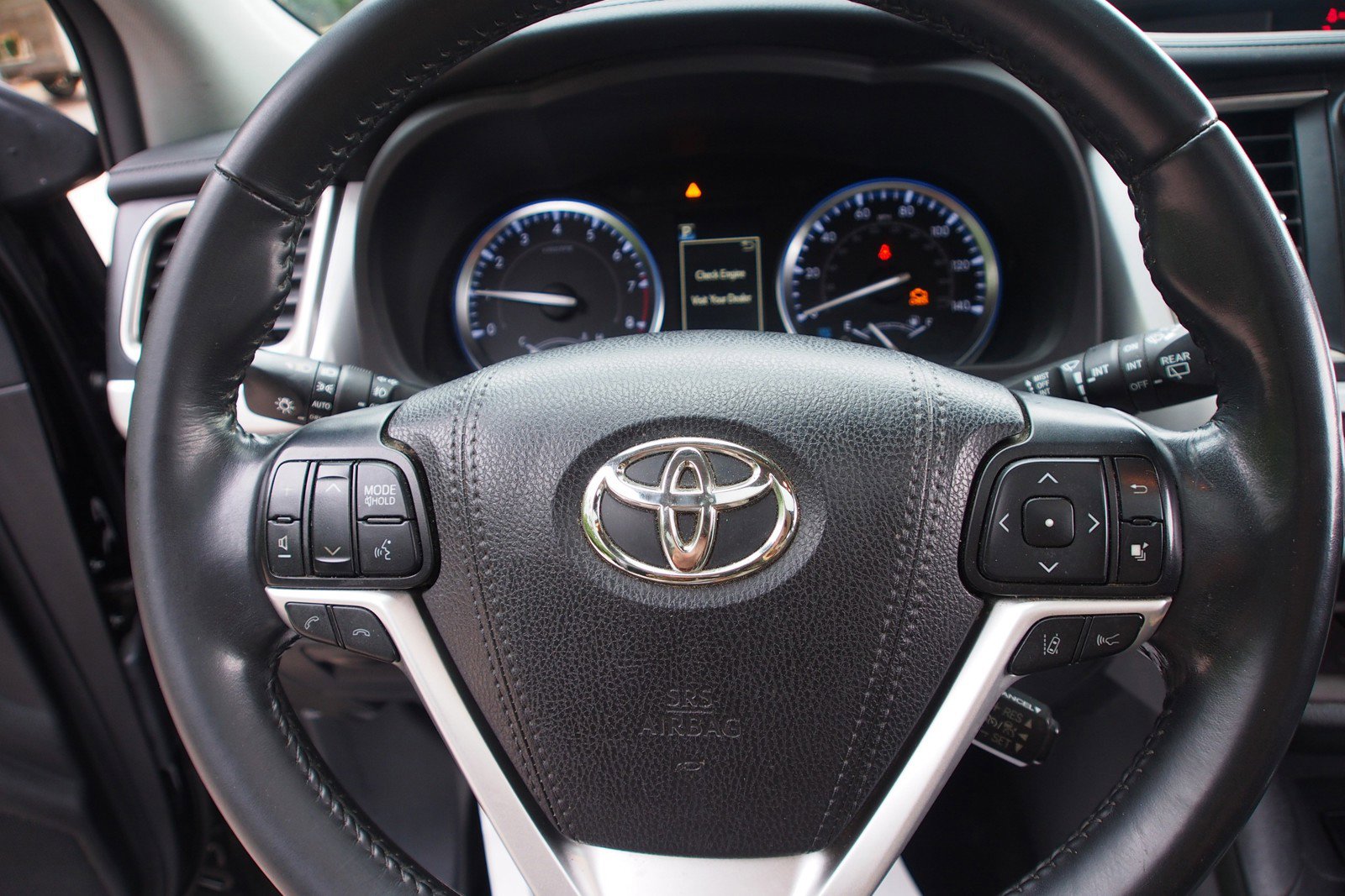 Used 2019 Toyota Highlander Limited FWD image 26