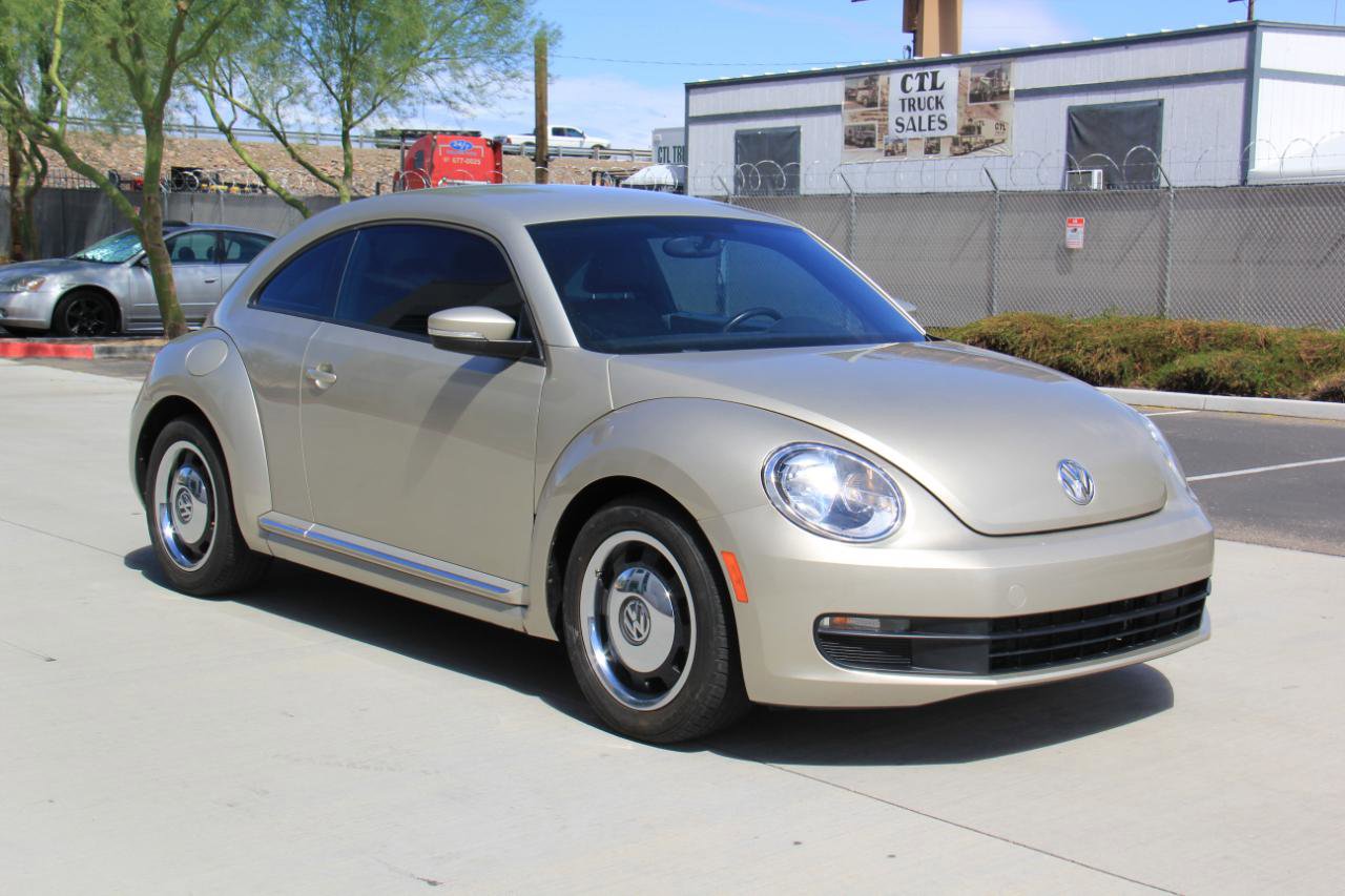 Used 2012 Volkswagen Beetle 2.5 image 3