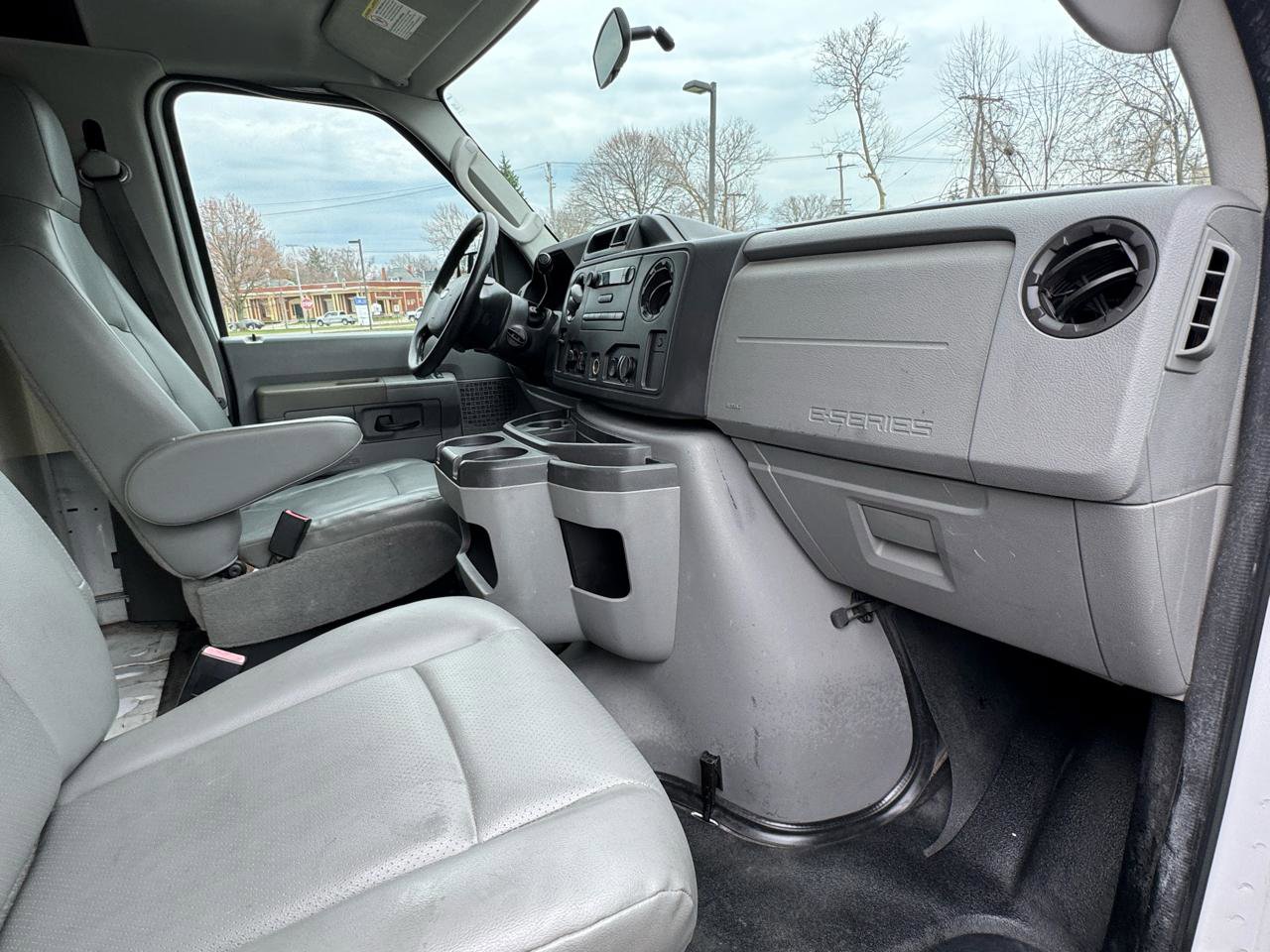 Used 2011 Ford E-250 and Econoline 250 w/ PWR Group image 32