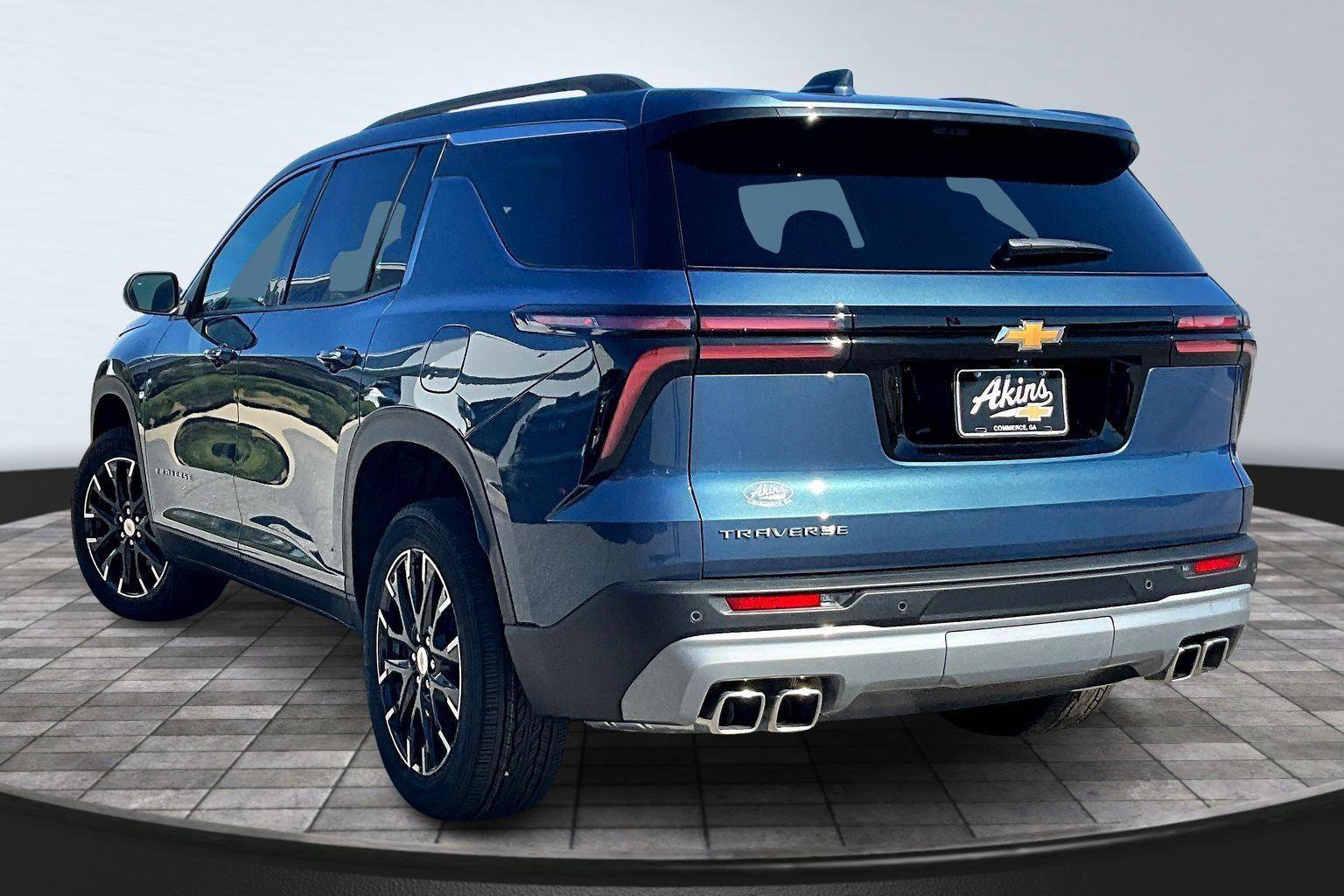 New 2026 Chevrolet Traverse LT w/ Sun and Wheel Package image 3